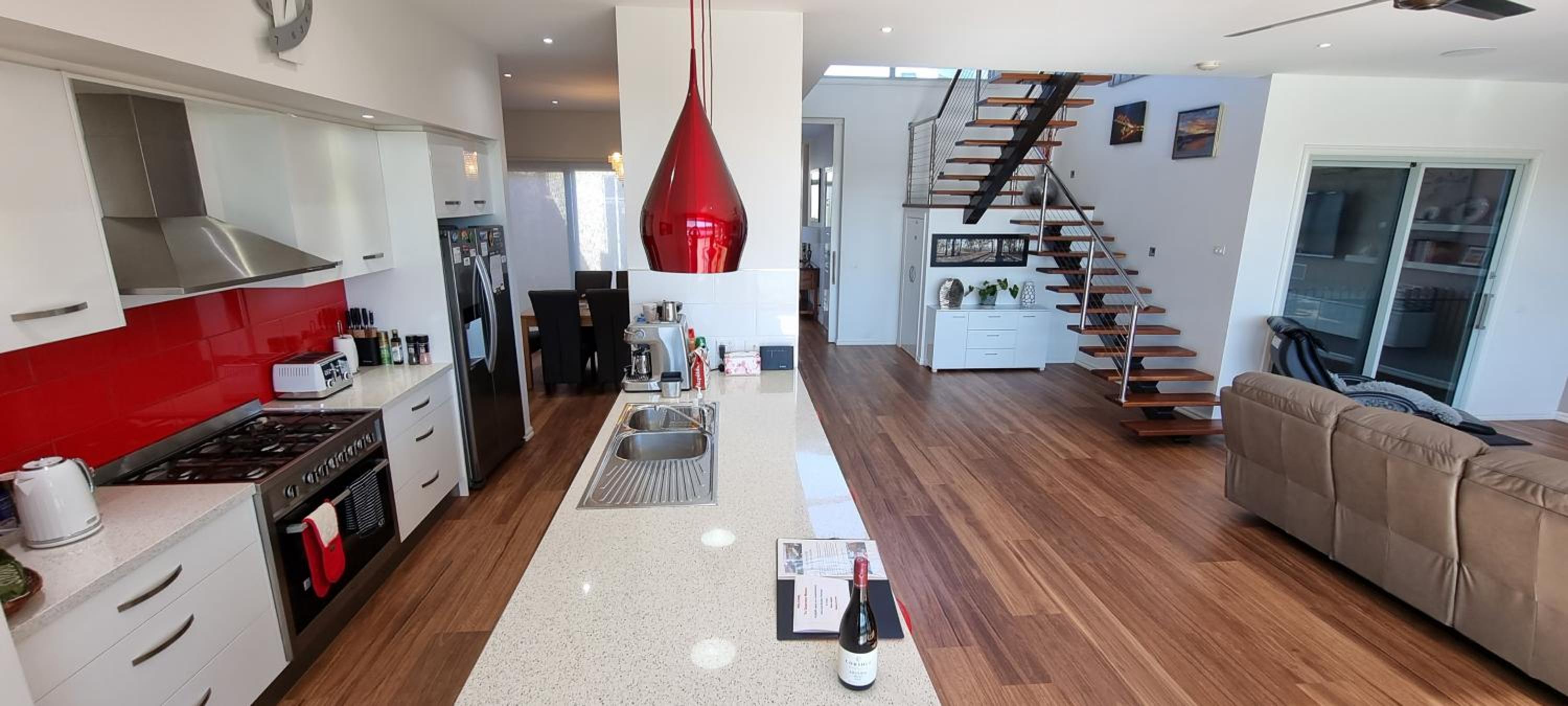 Clearview Waters - 4 King bedrooms, 3 bathrooms & views
