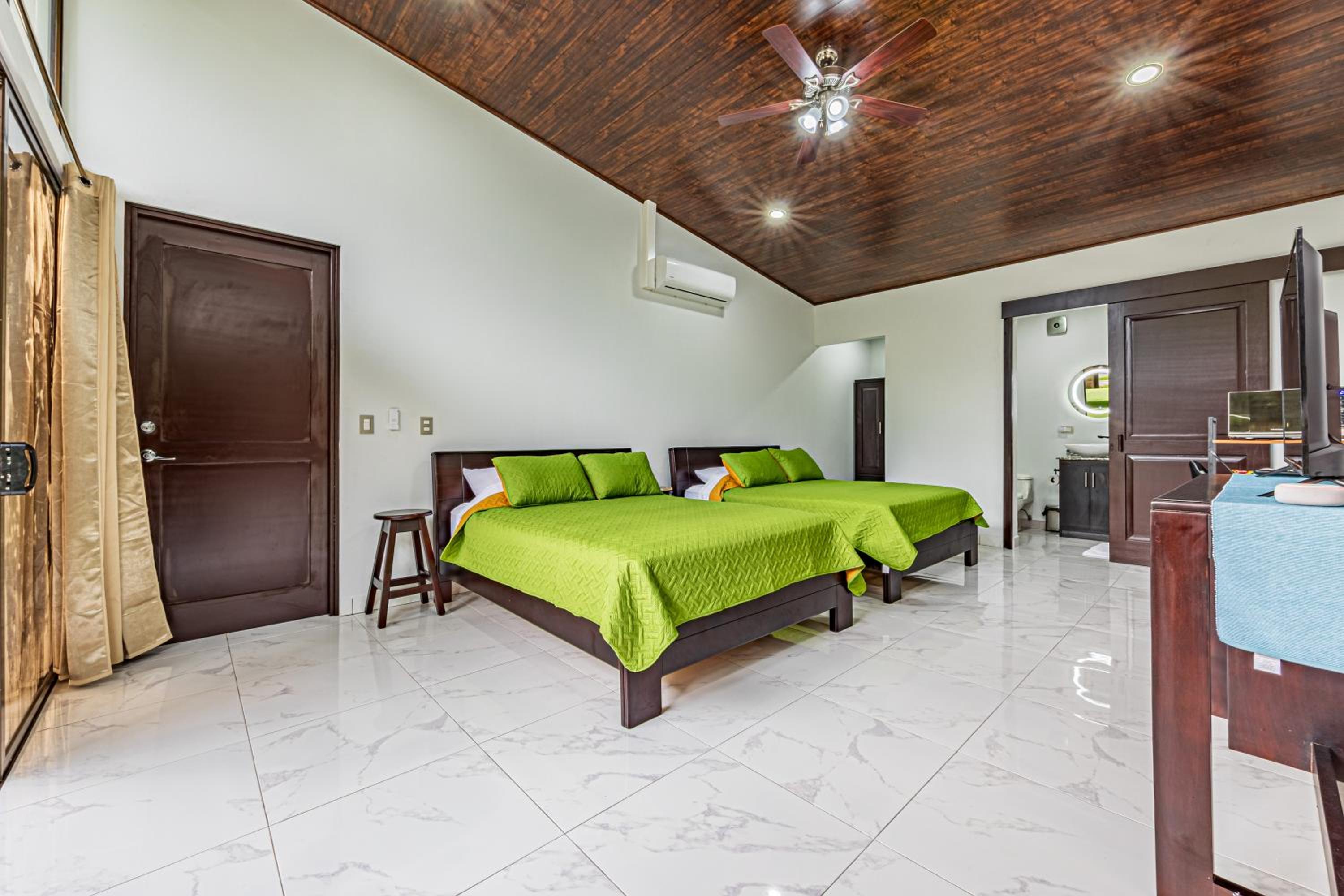 Shalom Chamo Villas