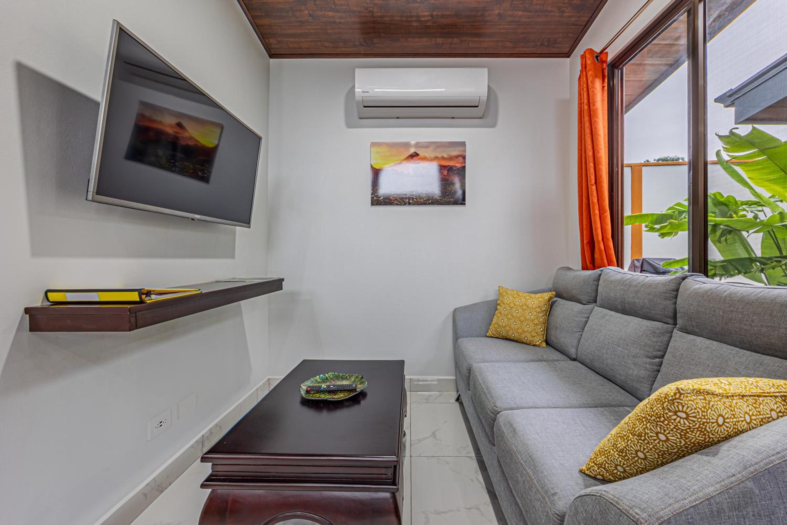 Shalom Chamo Villas