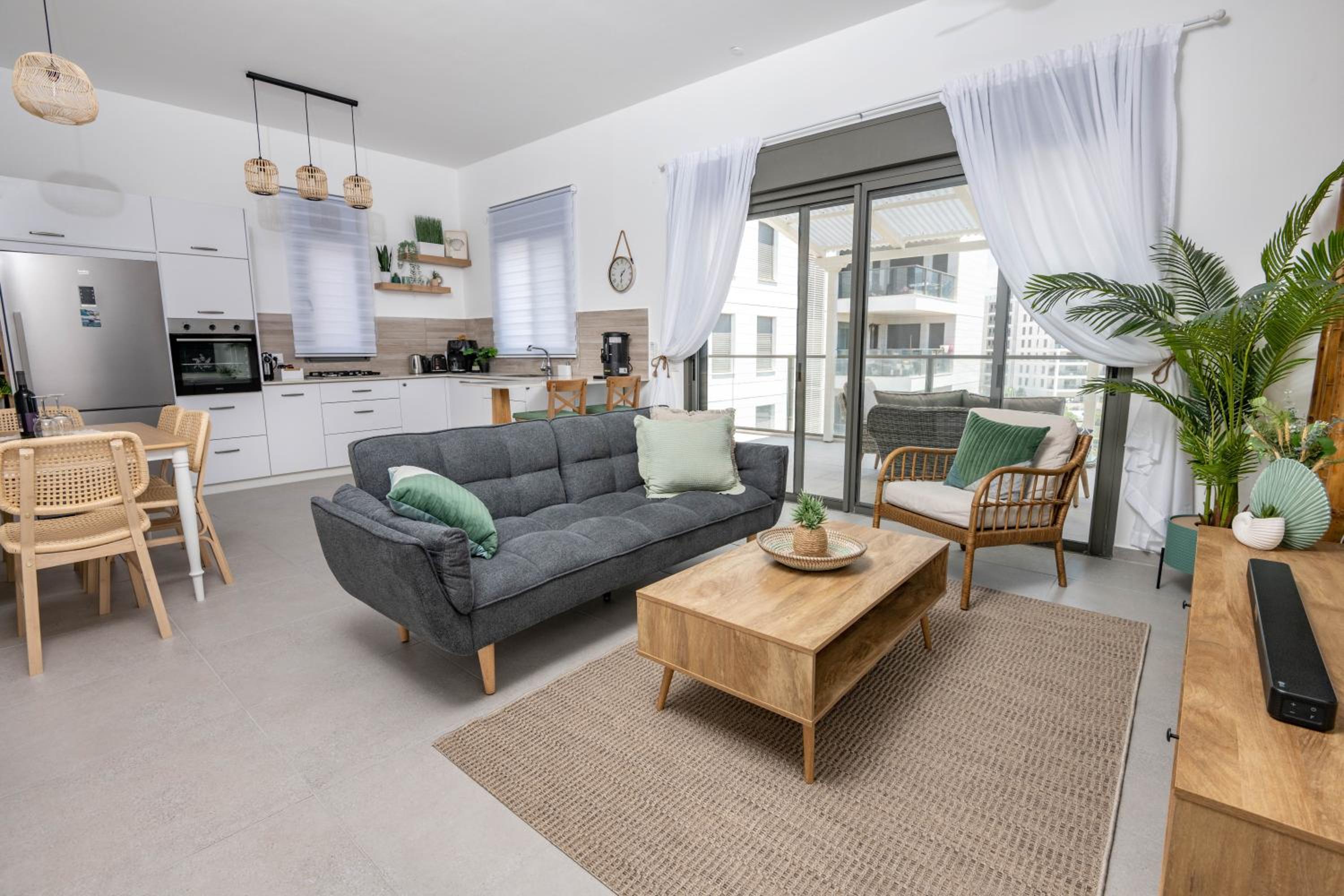 Seashell achziv suite