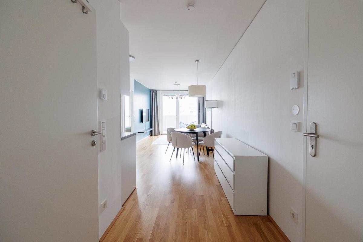 Lovely Apartment in Marina Tower - 10min to City Center