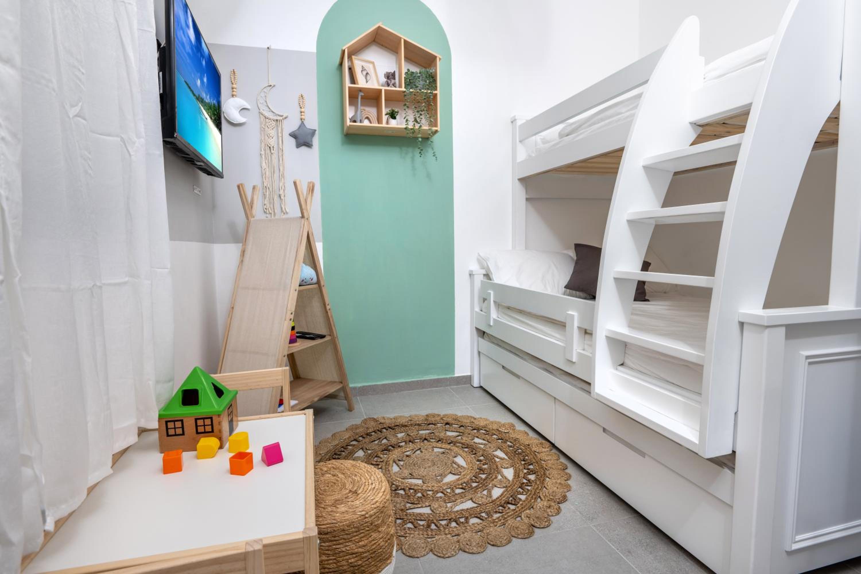 Seashell achziv suite