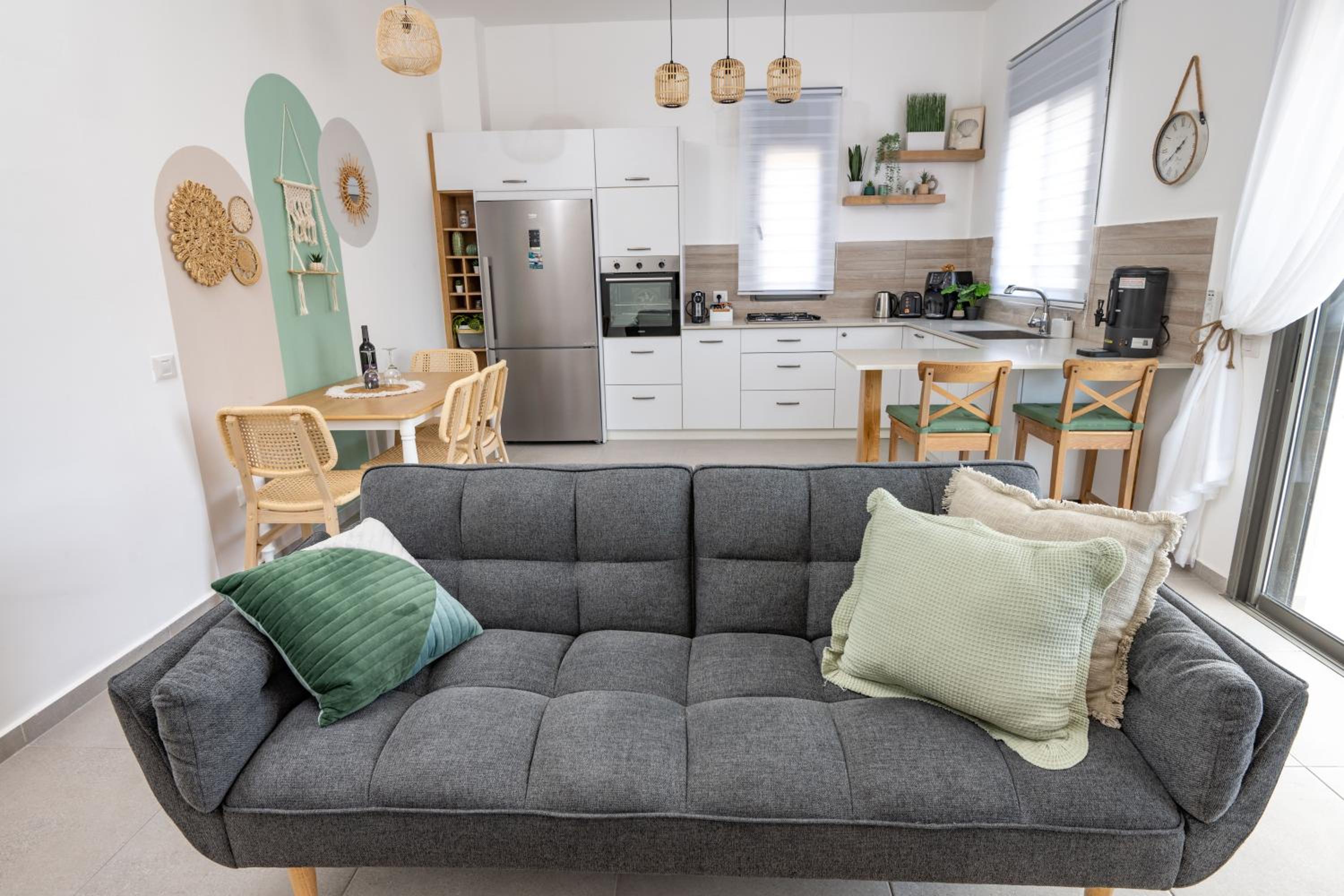 Seashell achziv suite