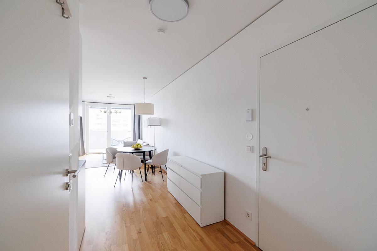 Lovely Apartment in Marina Tower - 10min to City Center