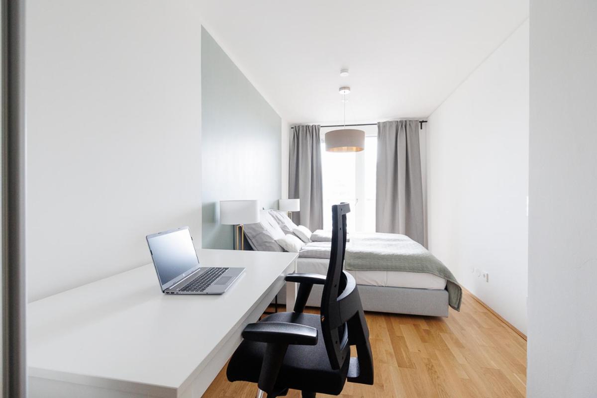 Lovely Apartment in Marina Tower - 10min to City Center