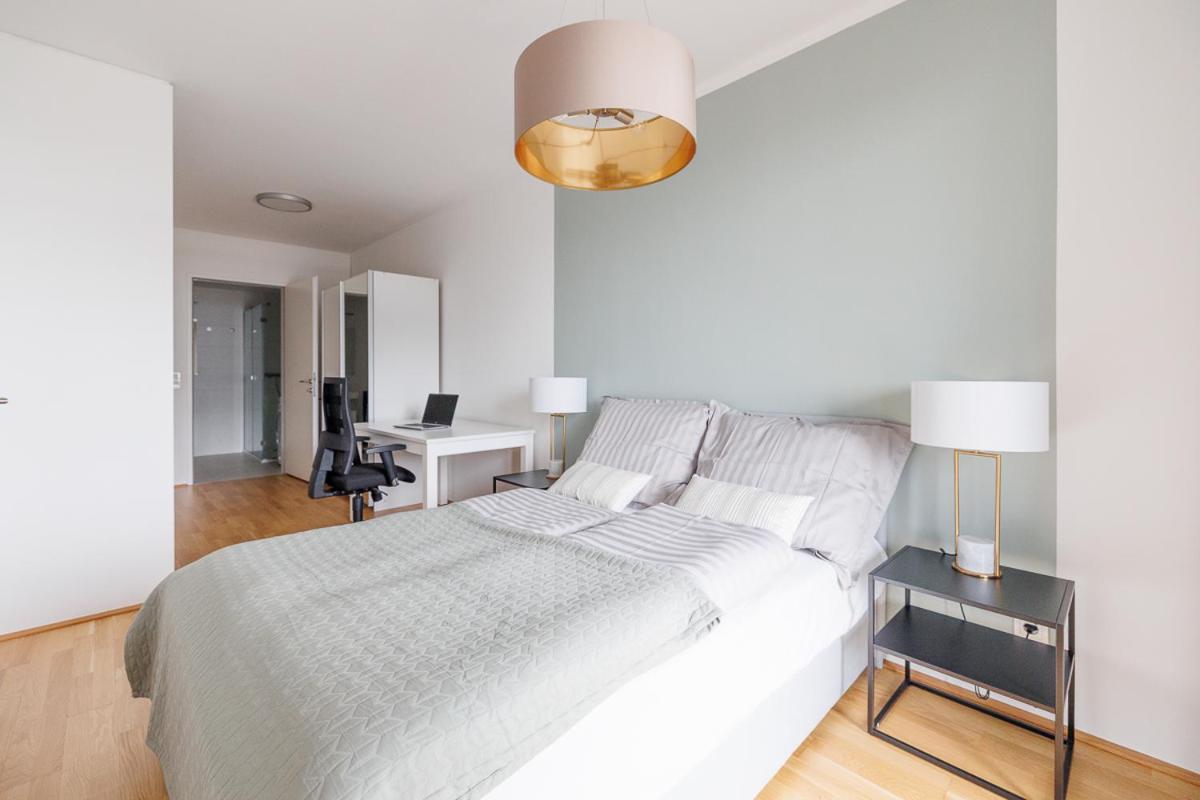 Lovely Apartment in Marina Tower - 10min to City Center