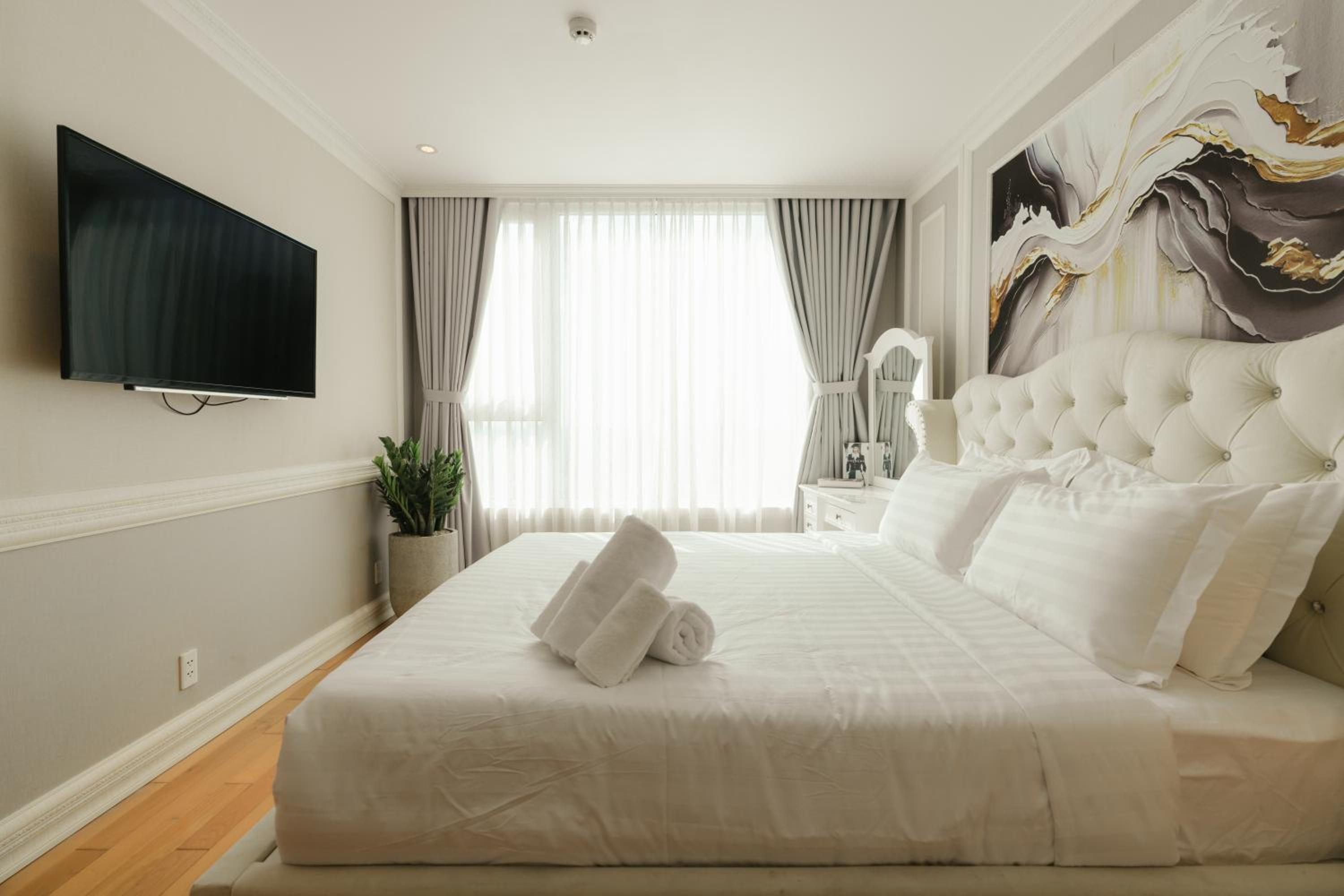 Léman Luxury Apartment District 3 HCMC