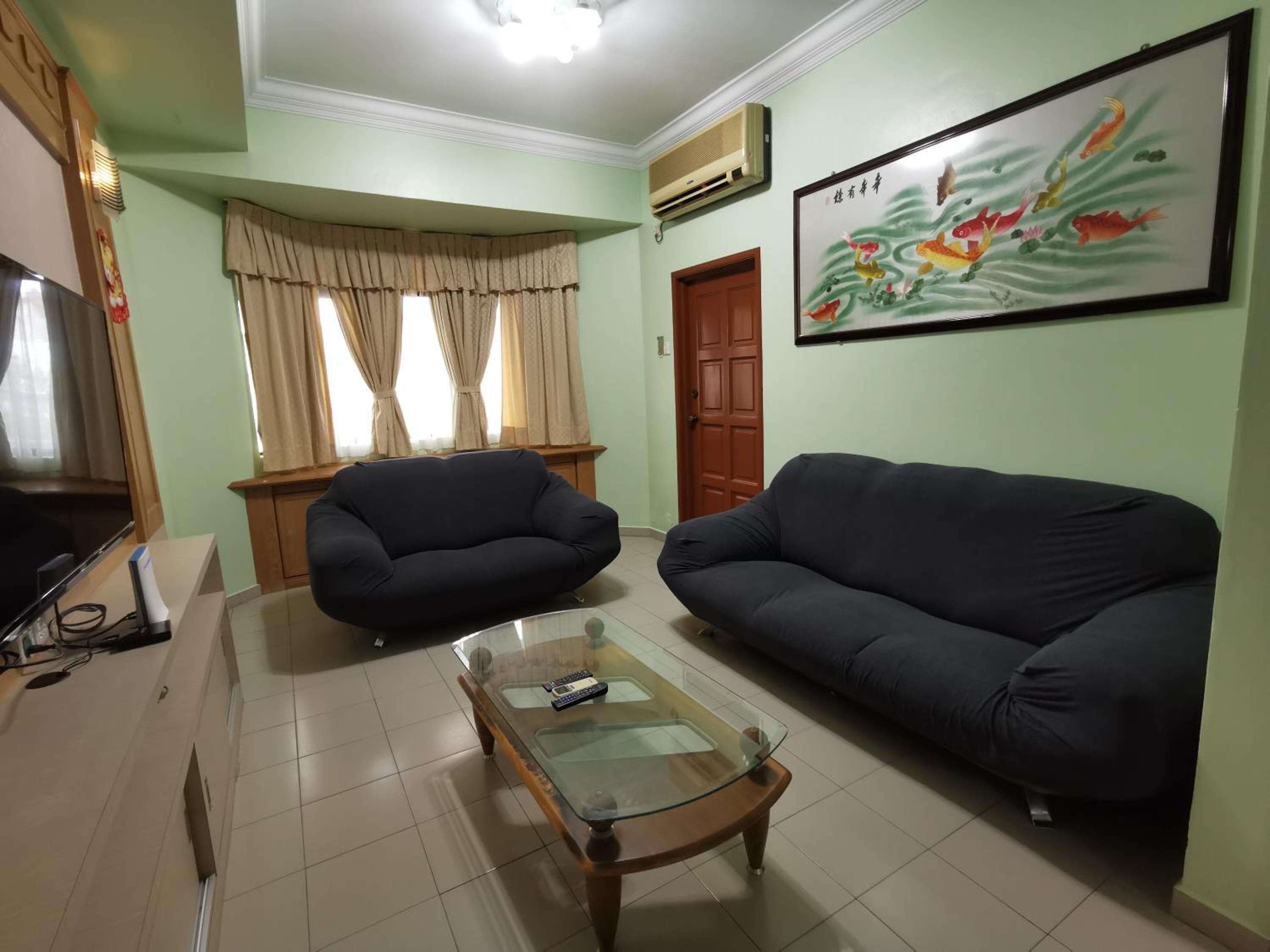 DIY Palm Court 3BR Apartment, 7 Guests photo 1
