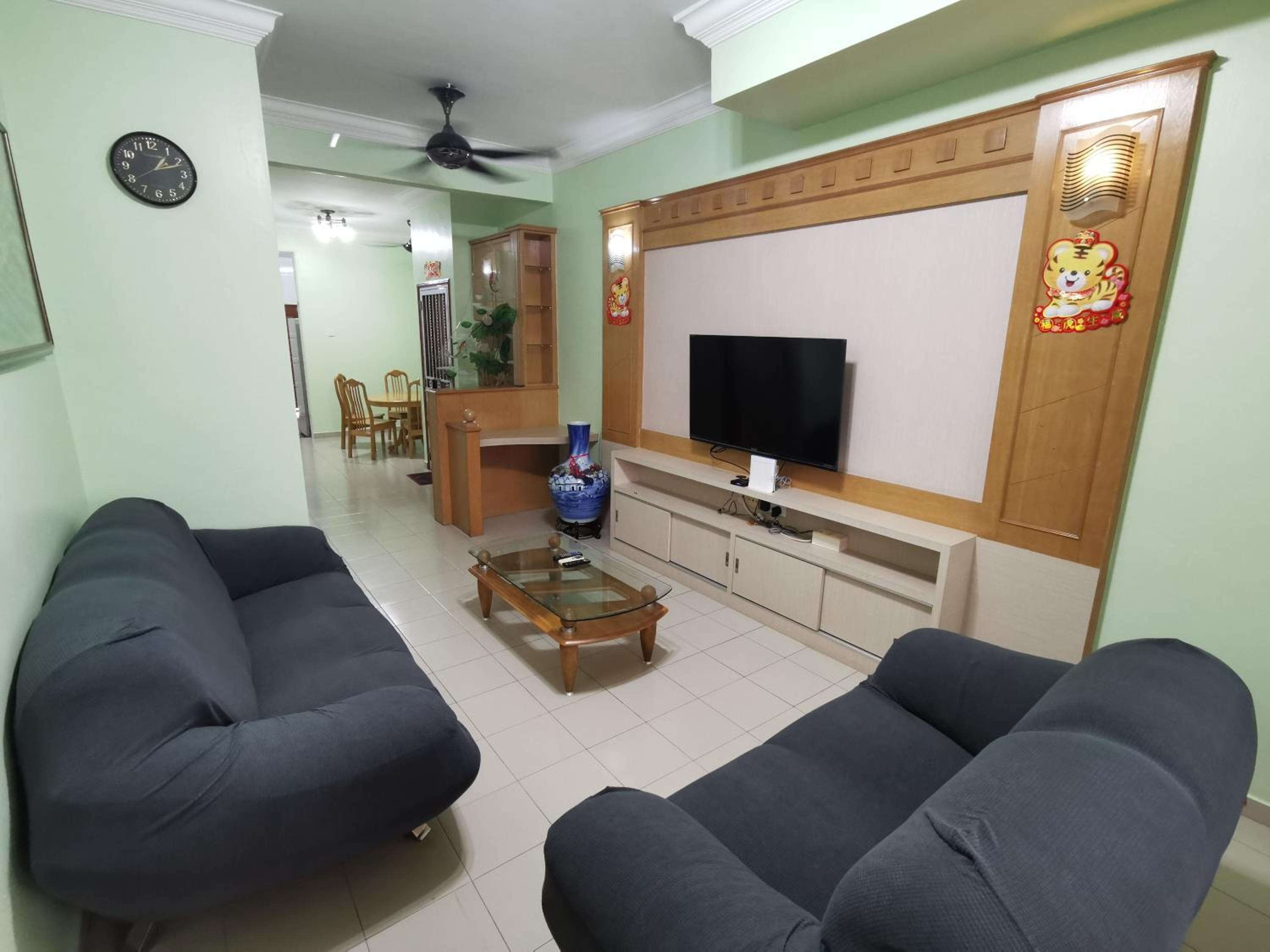 DIY Palm Court 3BR Apartment, 7 Guests photo 2