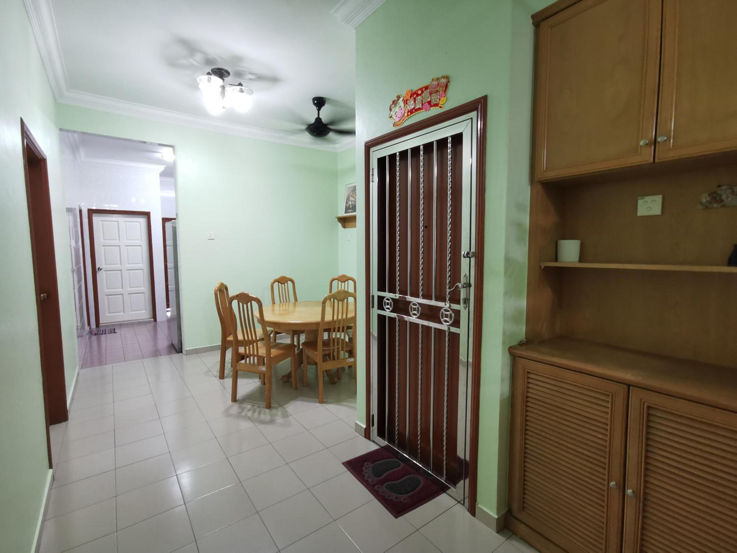 DIY Palm Court 3BR Apartment, 7 Guests photo 3