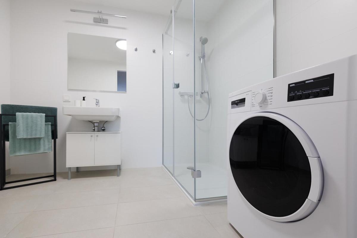 Lovely Apartment in Marina Tower - 10min to City Center
