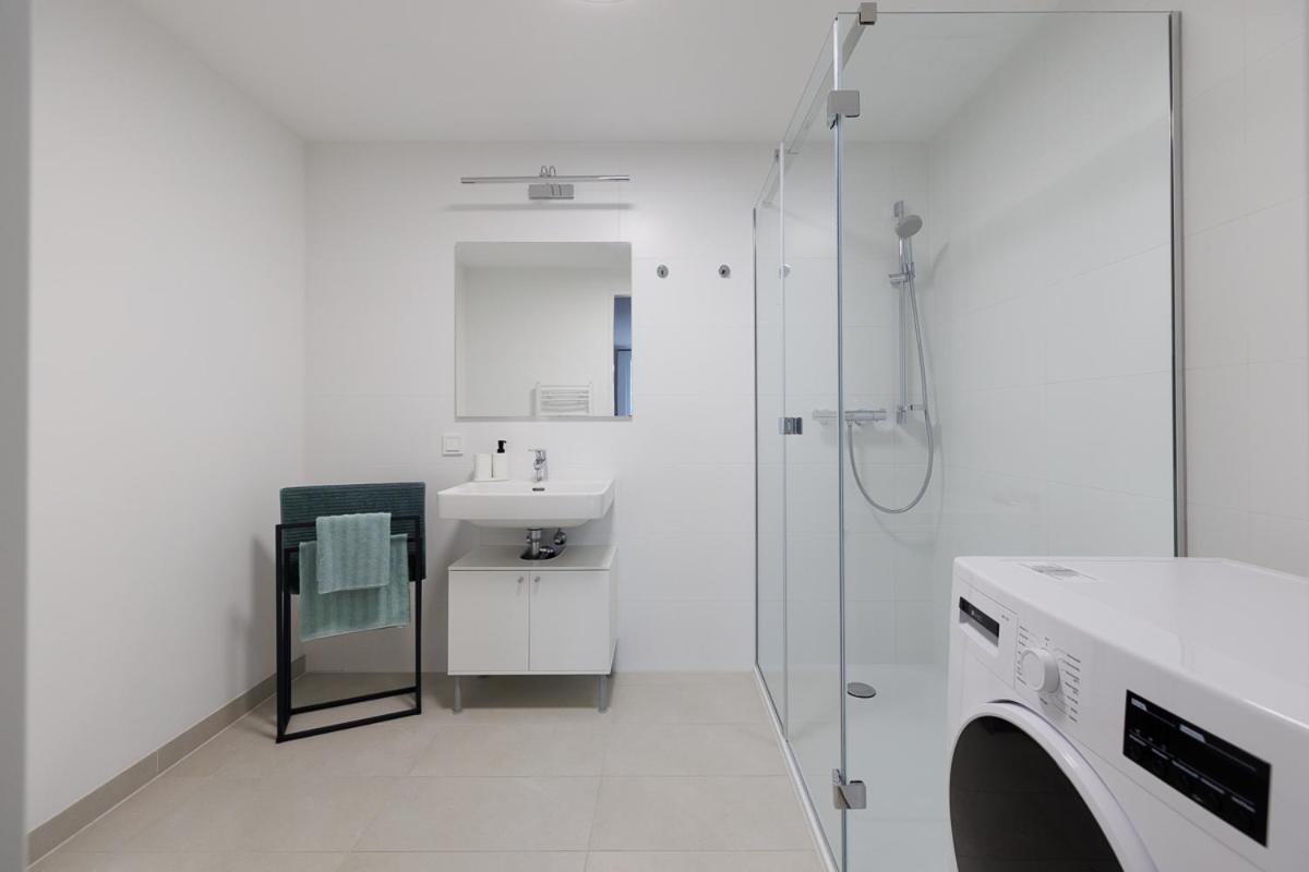 Lovely Apartment in Marina Tower - 10min to City Center