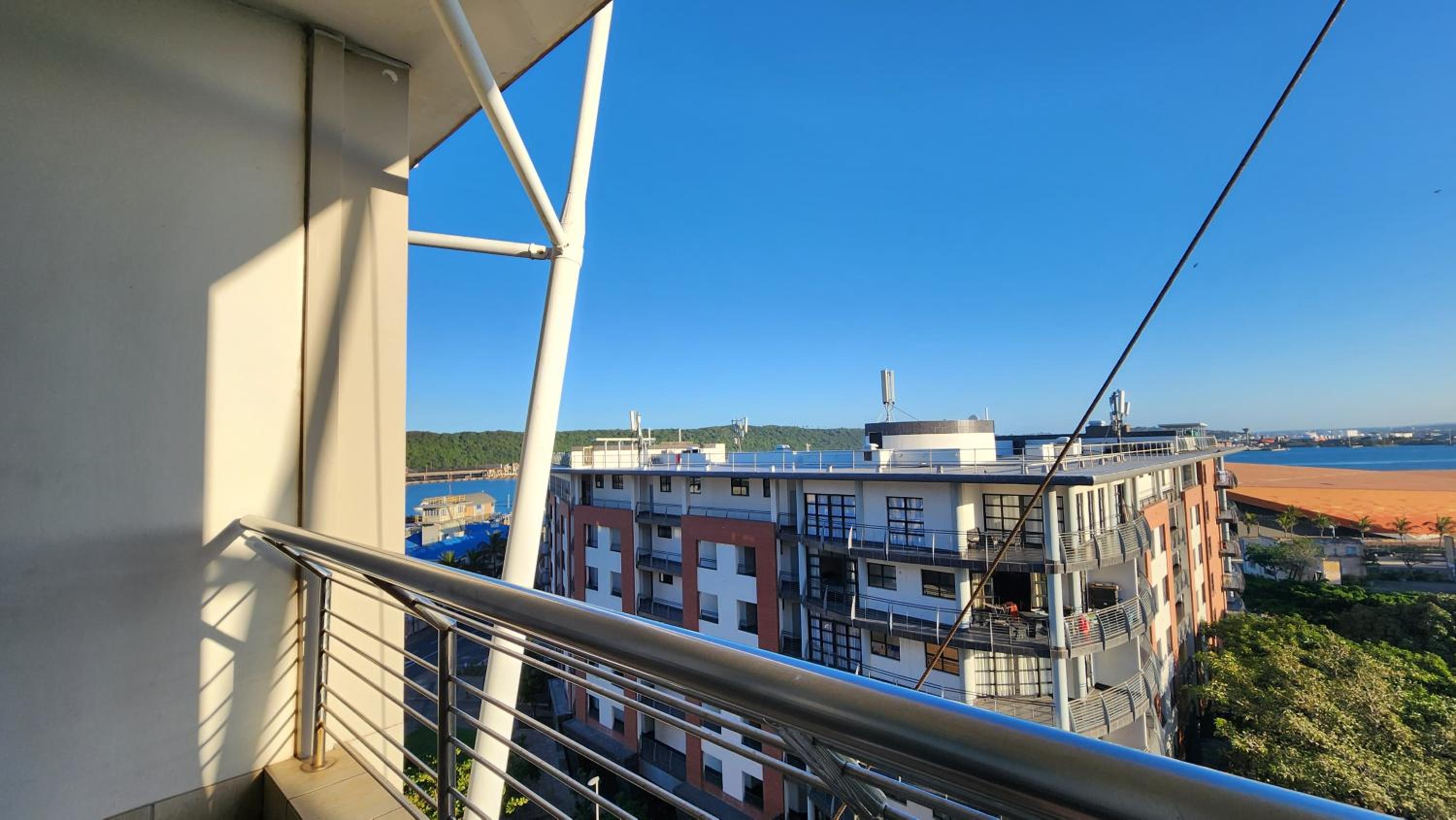 Accommodation Front - Modern 2 Sleeper Penthouse with Magnificent Views