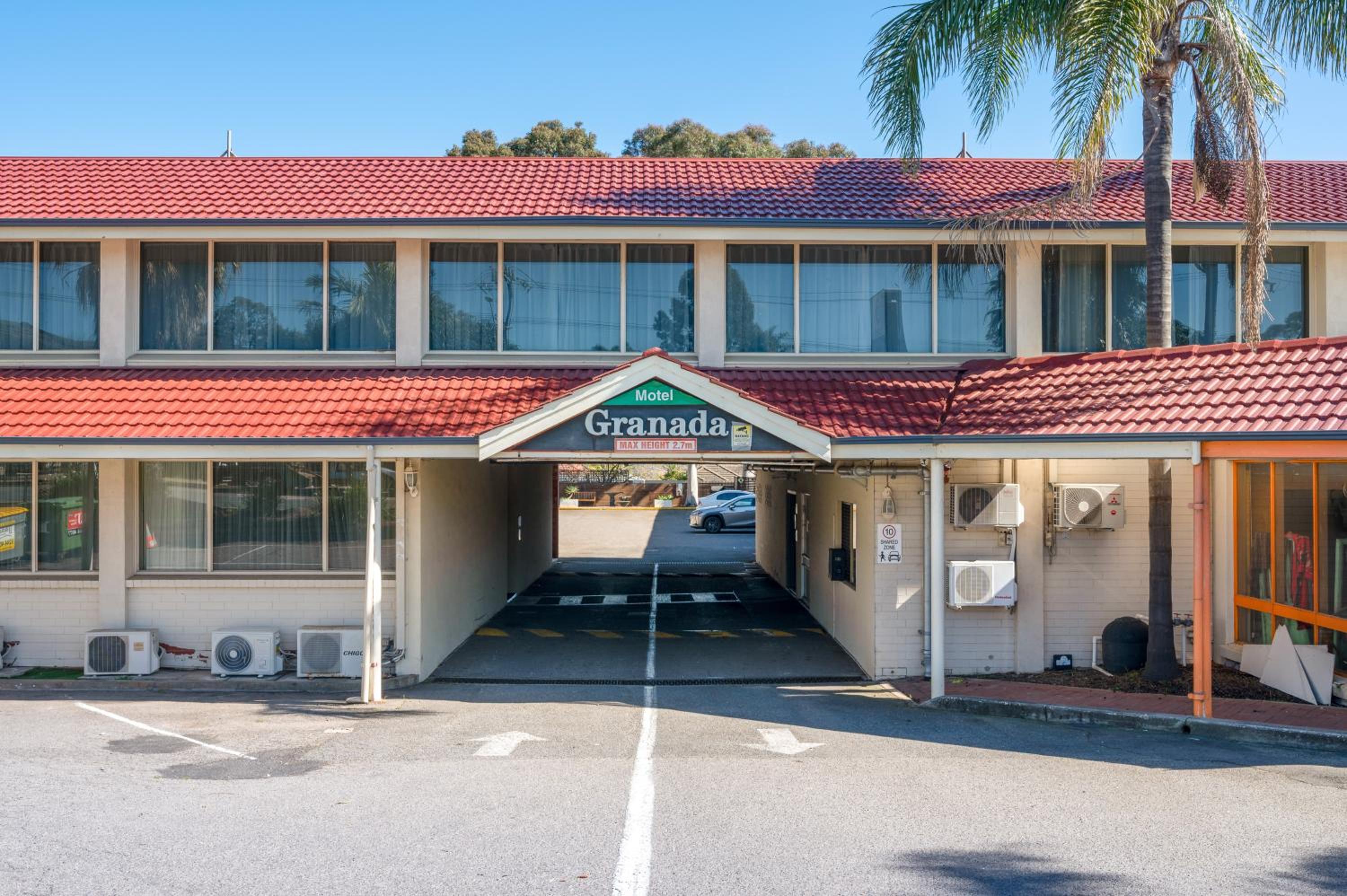 Adelaide Granada Motor Inn - Image 1