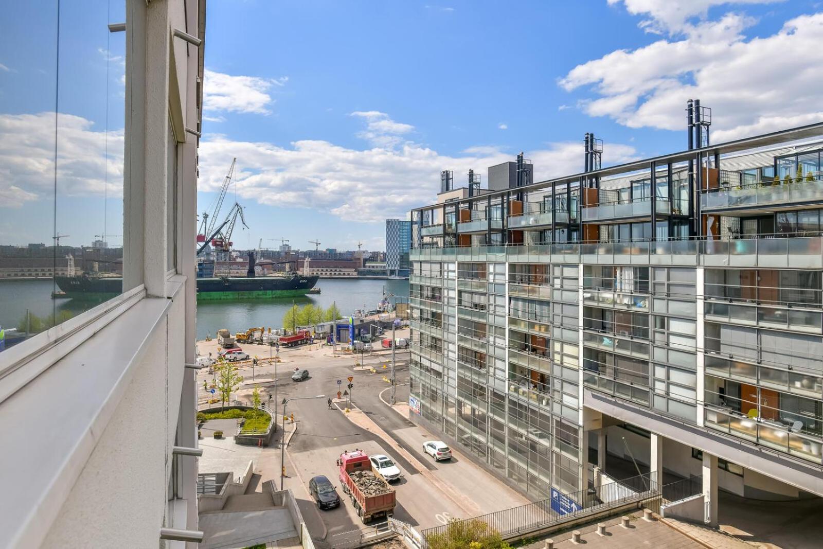Design District Apartment in Quiet Neighbourhood view 2