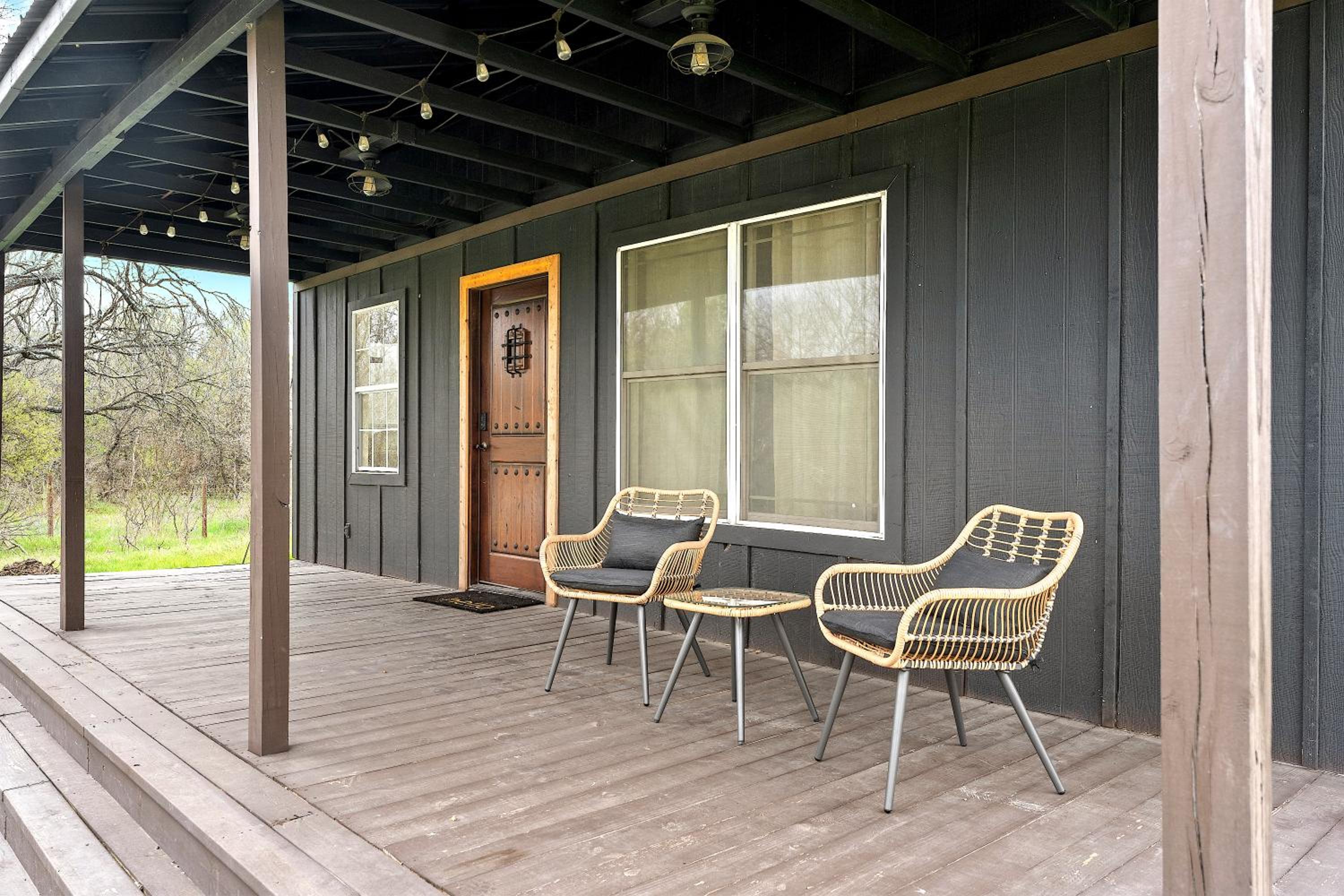 Happy Hideaway - Image 1