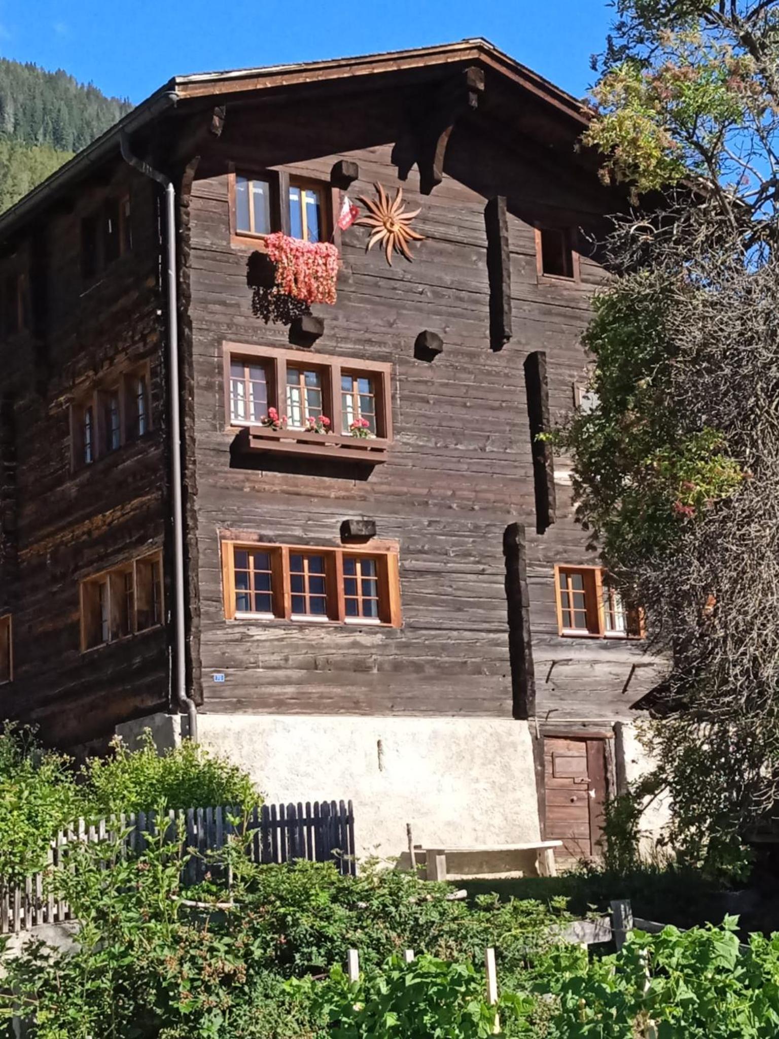 Heimeliges Walliserhaus