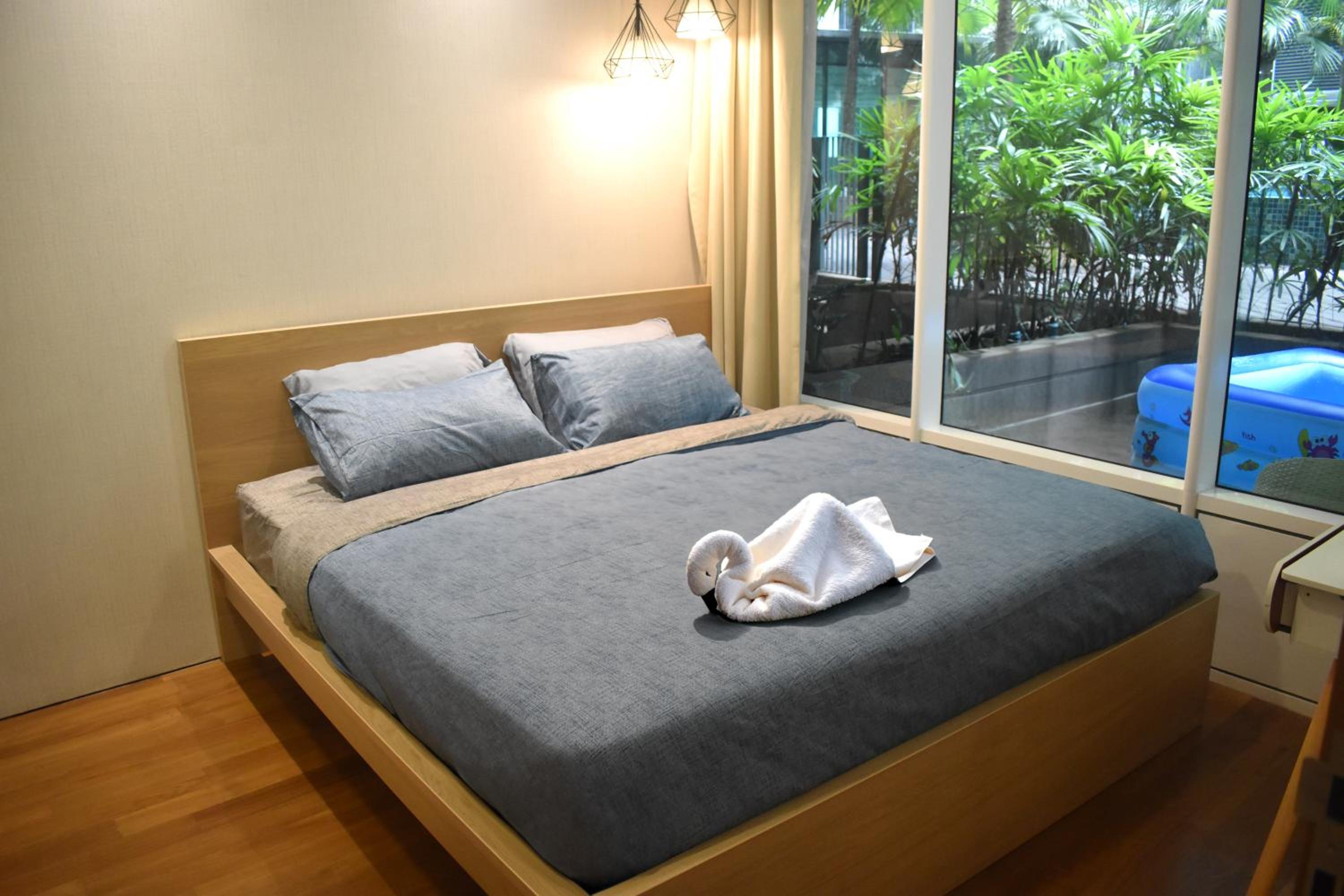 KLCC Skysuites with Private Balcony and Terrace