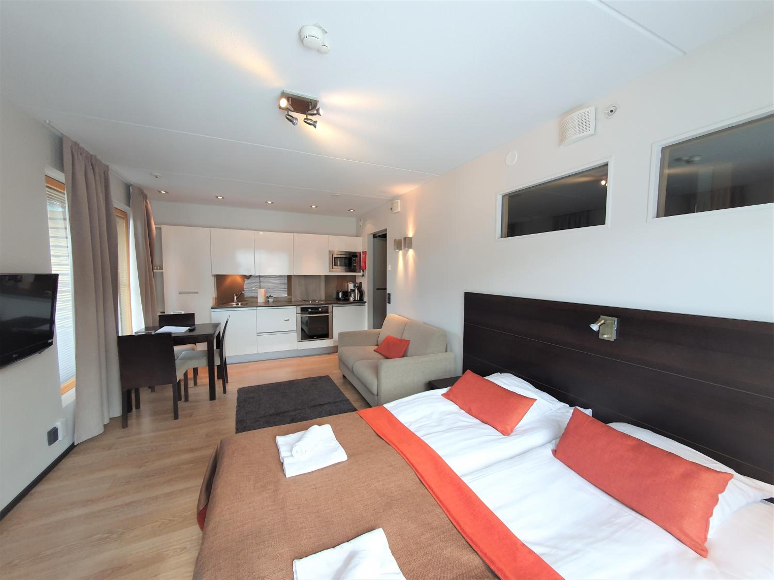Levi Suites Levi Gold