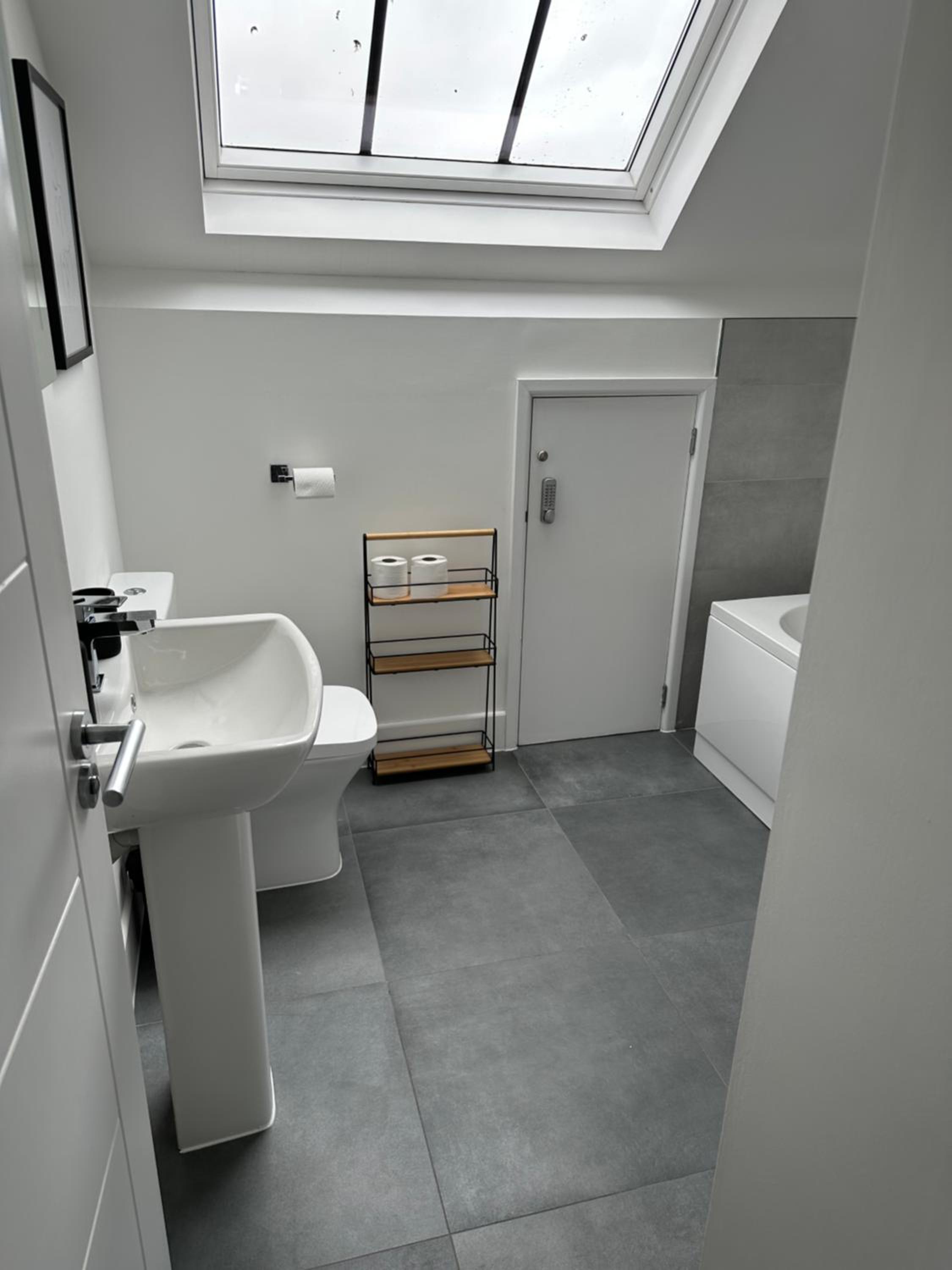 The Loft, NEW, Stylish Maisonette, Central, Private Location view 5
