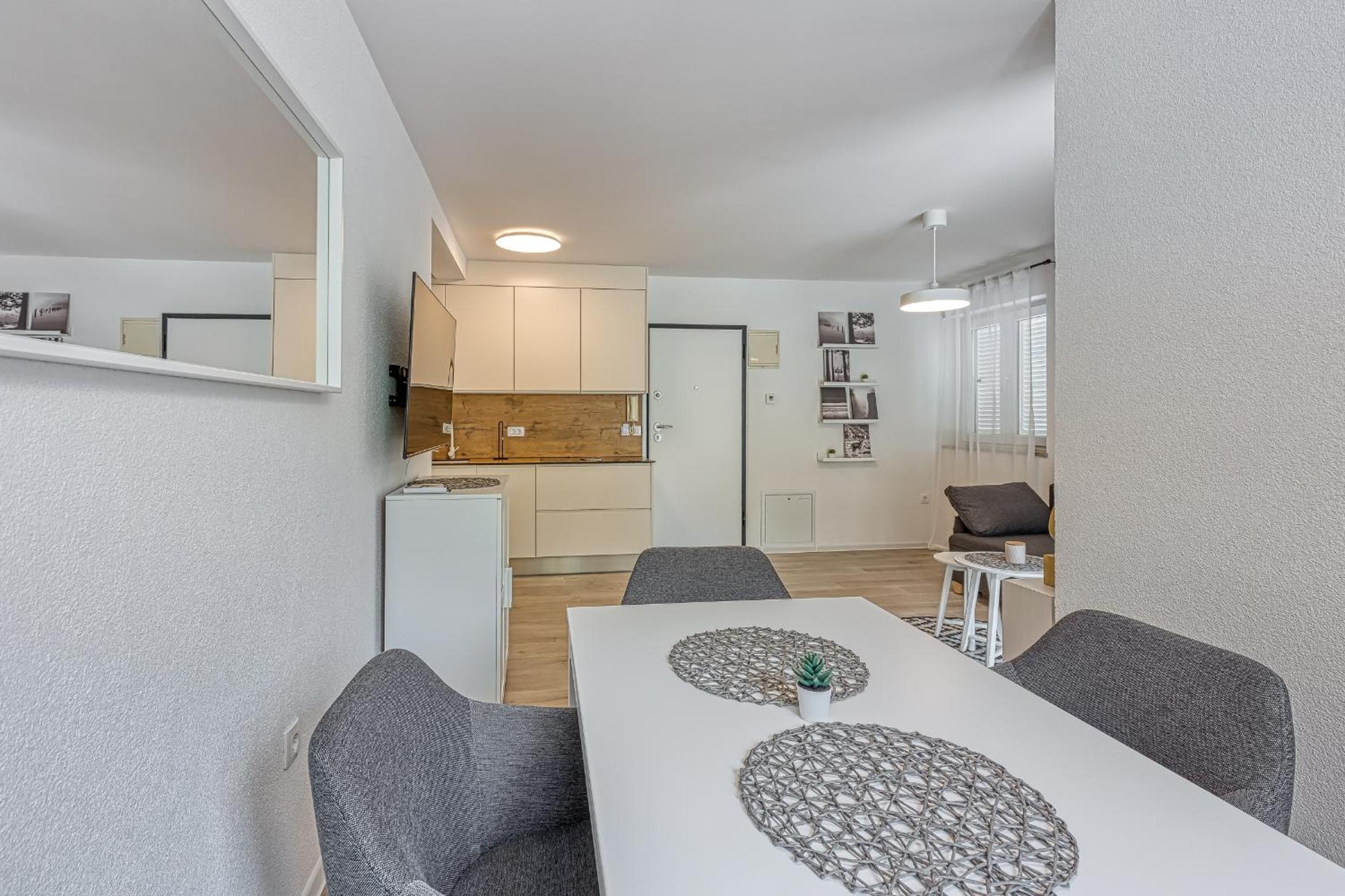 Apartments Kestenova