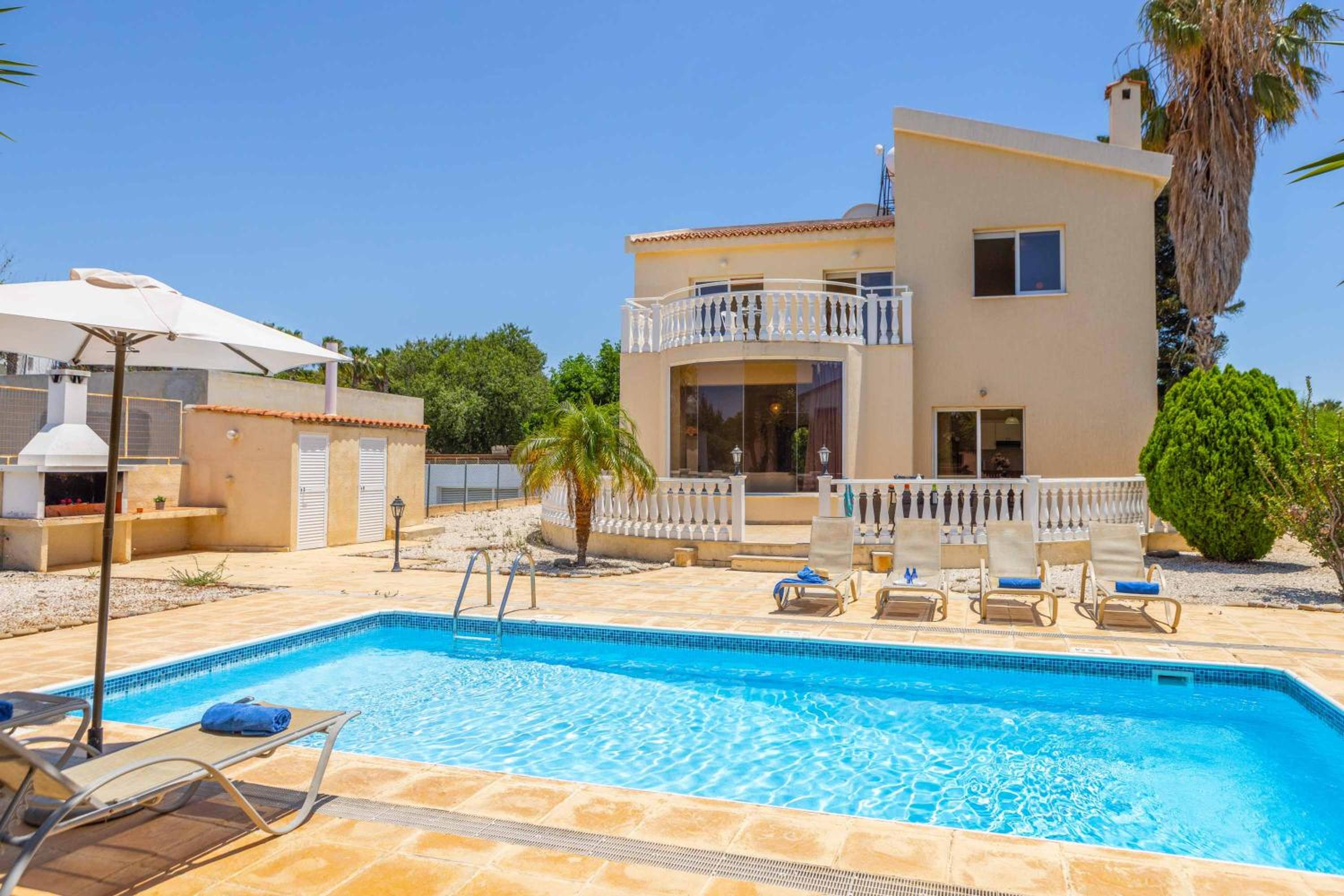 Villa Coral Bee