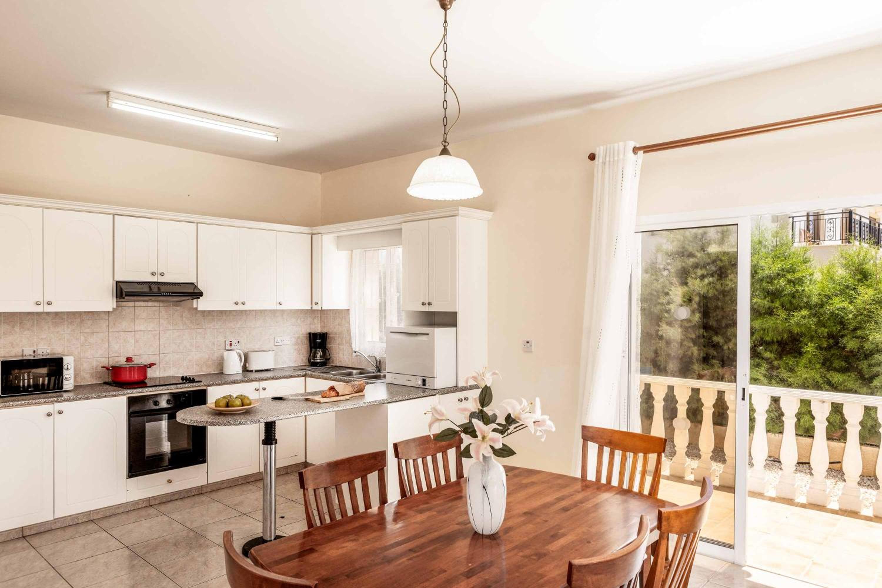 Villa Coral Bee