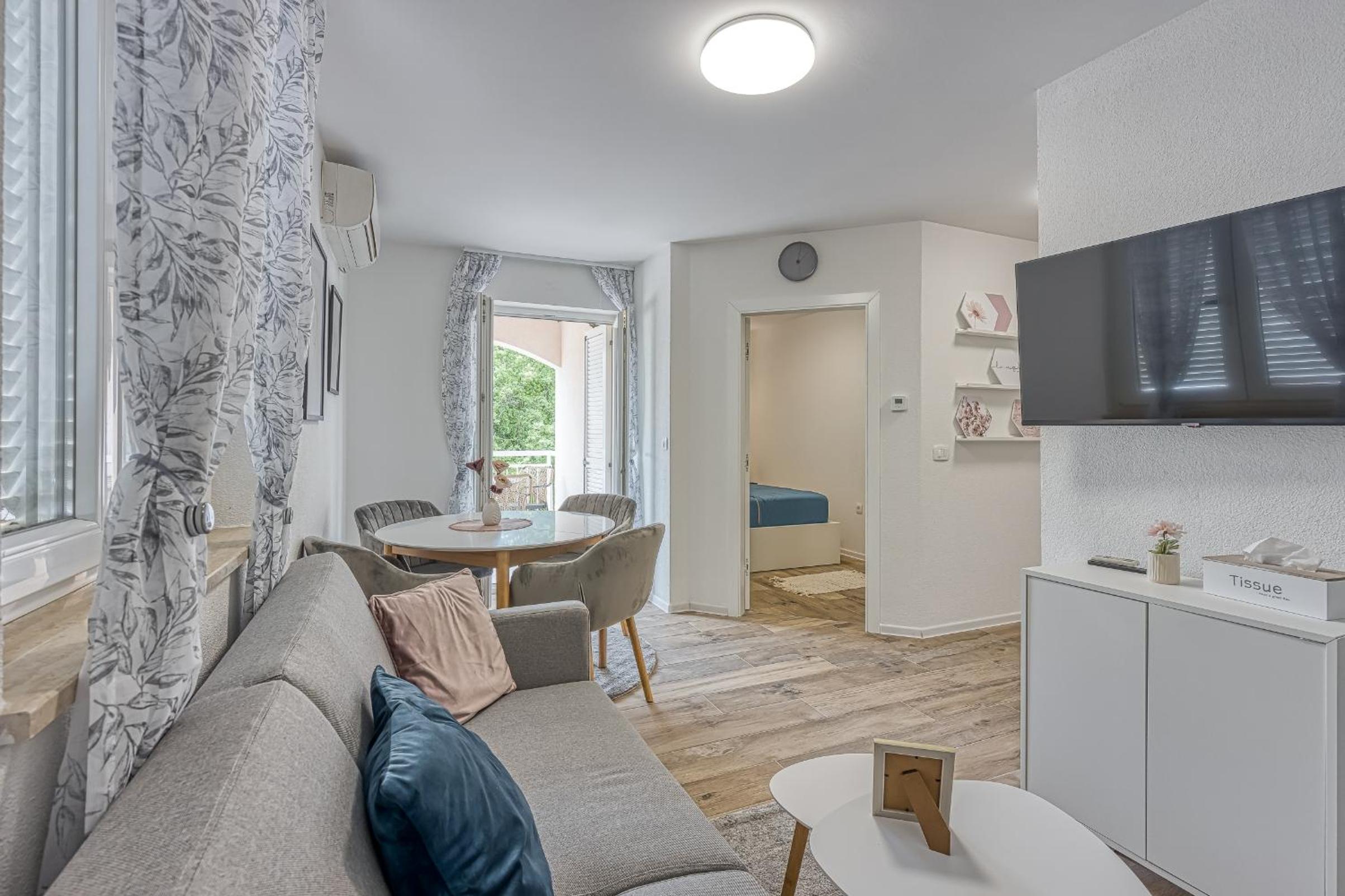 Apartments Kestenova