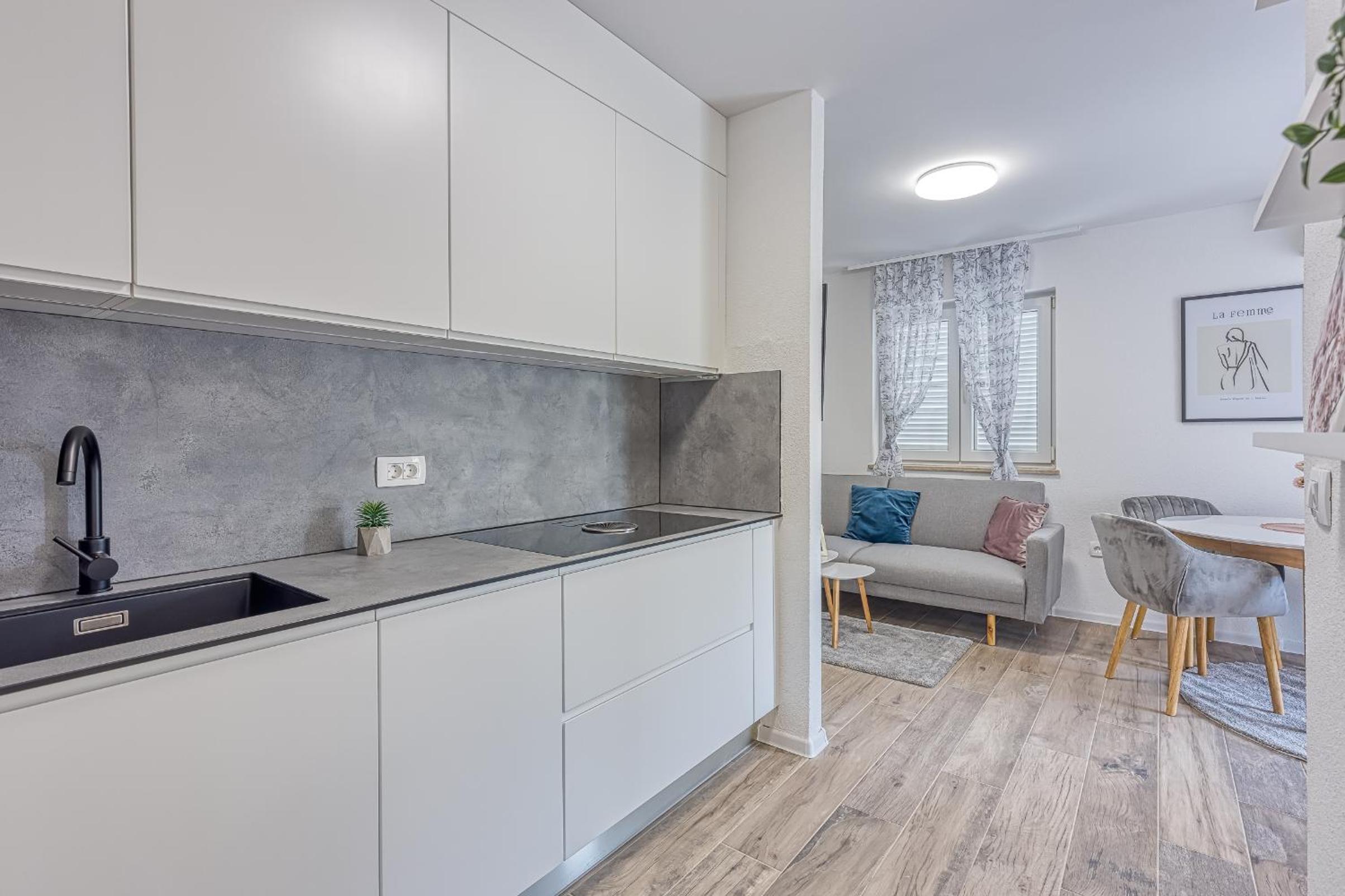 Apartments Kestenova
