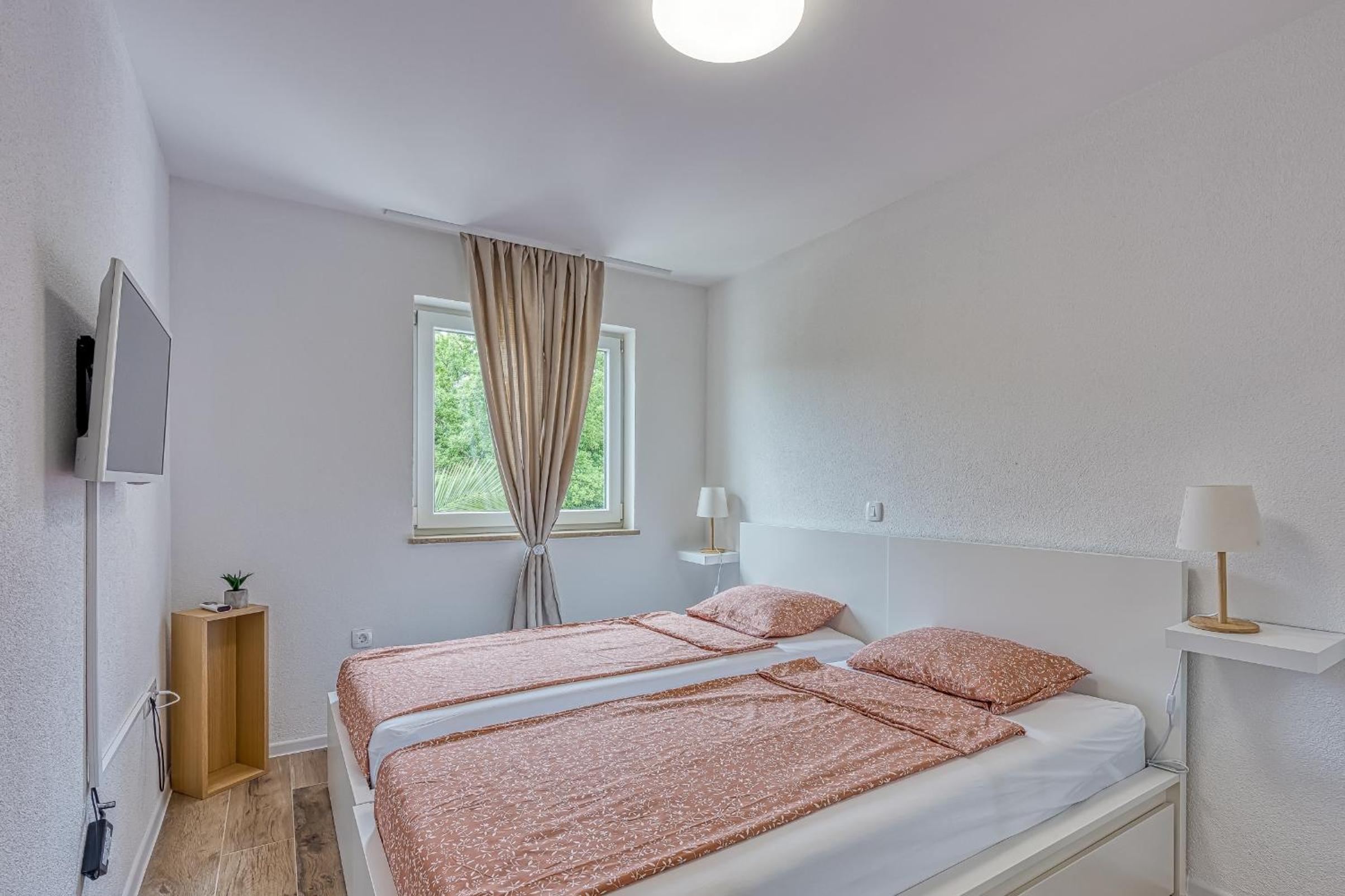 Apartments Kestenova