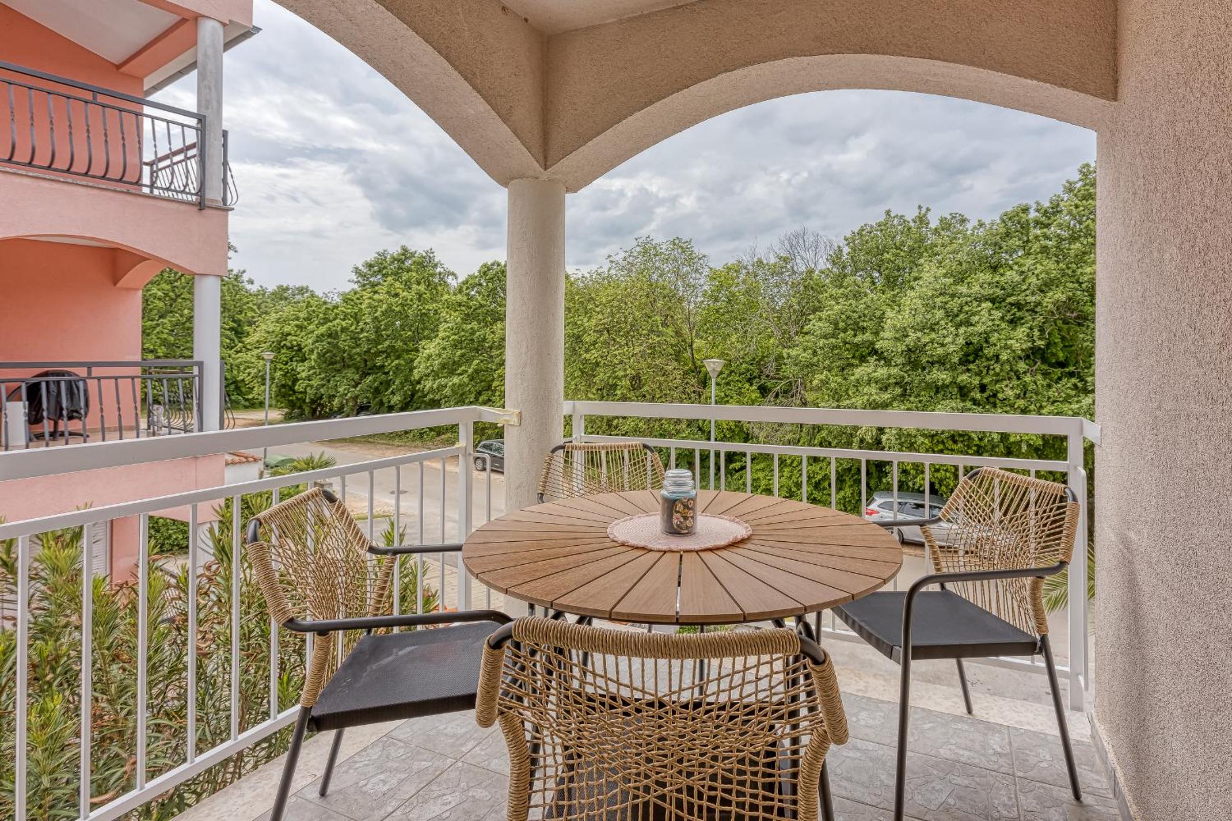 Apartments Kestenova