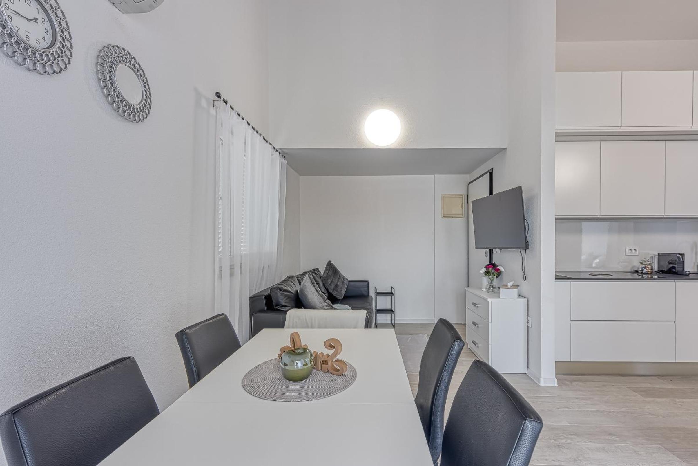 Apartments Kestenova