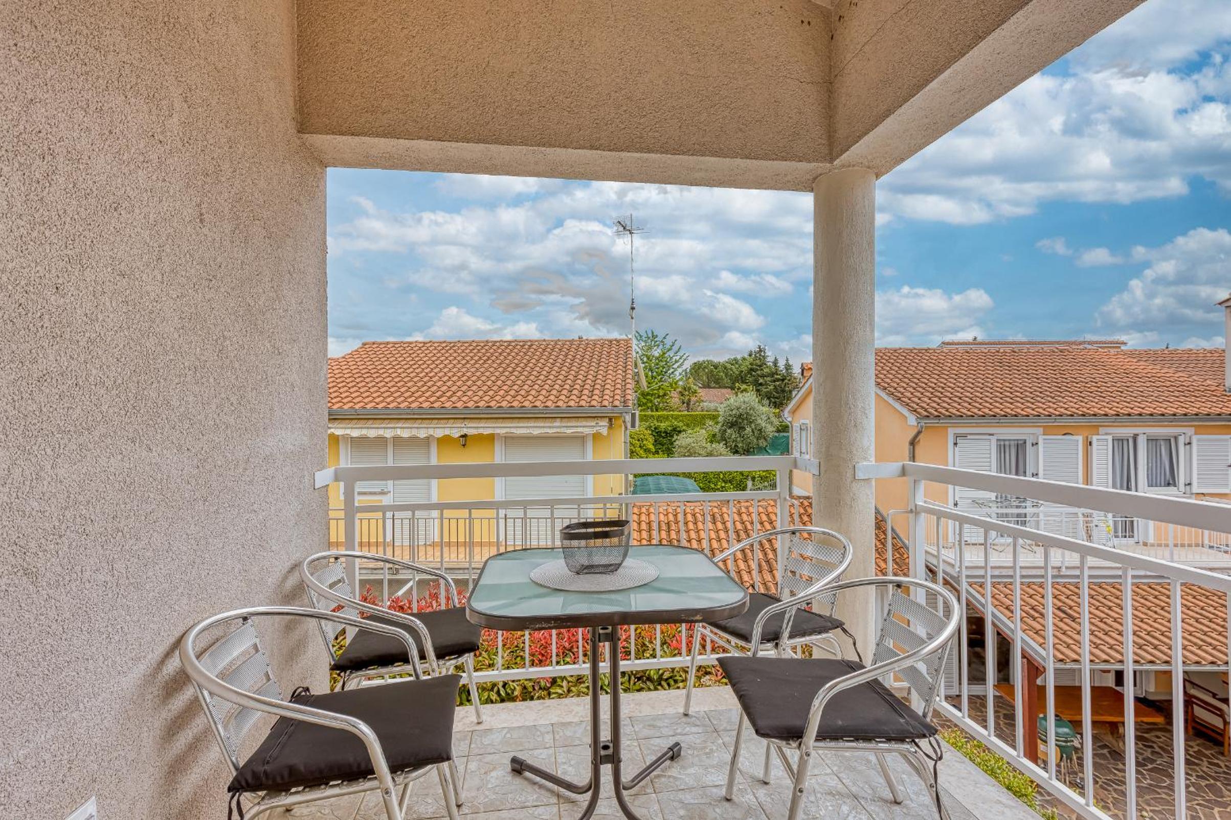 Apartments Kestenova