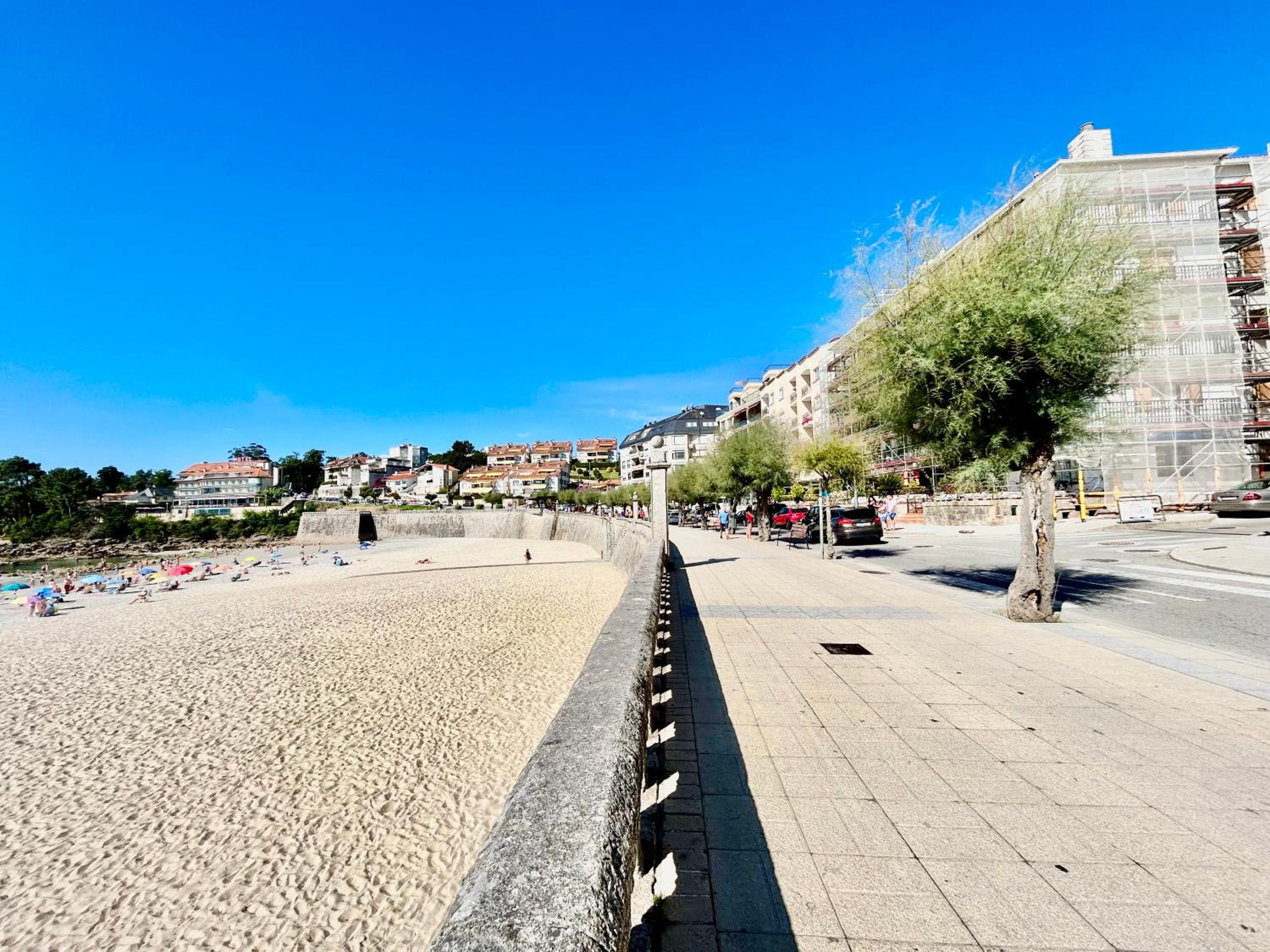 Céntrico piso Sanxenxo parking privado en la playa