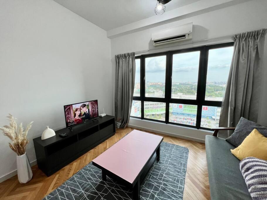 Emira 1BR Residence Shah Alam photo 1