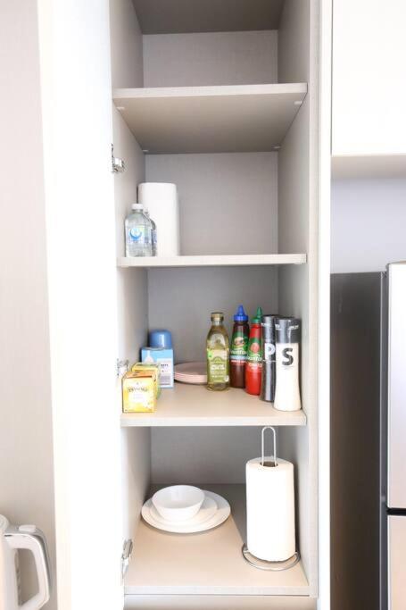 Glamorous 2BR Apt with Ocean & River Views & Free parking