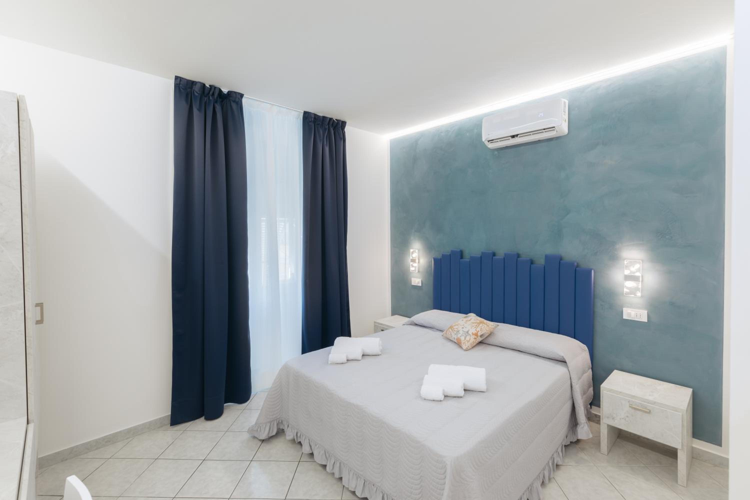 Hotel AFFITTACAMERE ELENA - Image 1