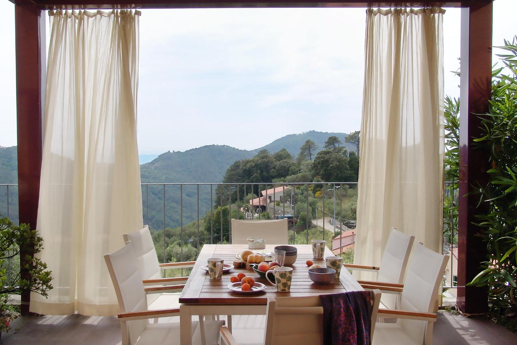 Luxury Easy Living in Framura view 2