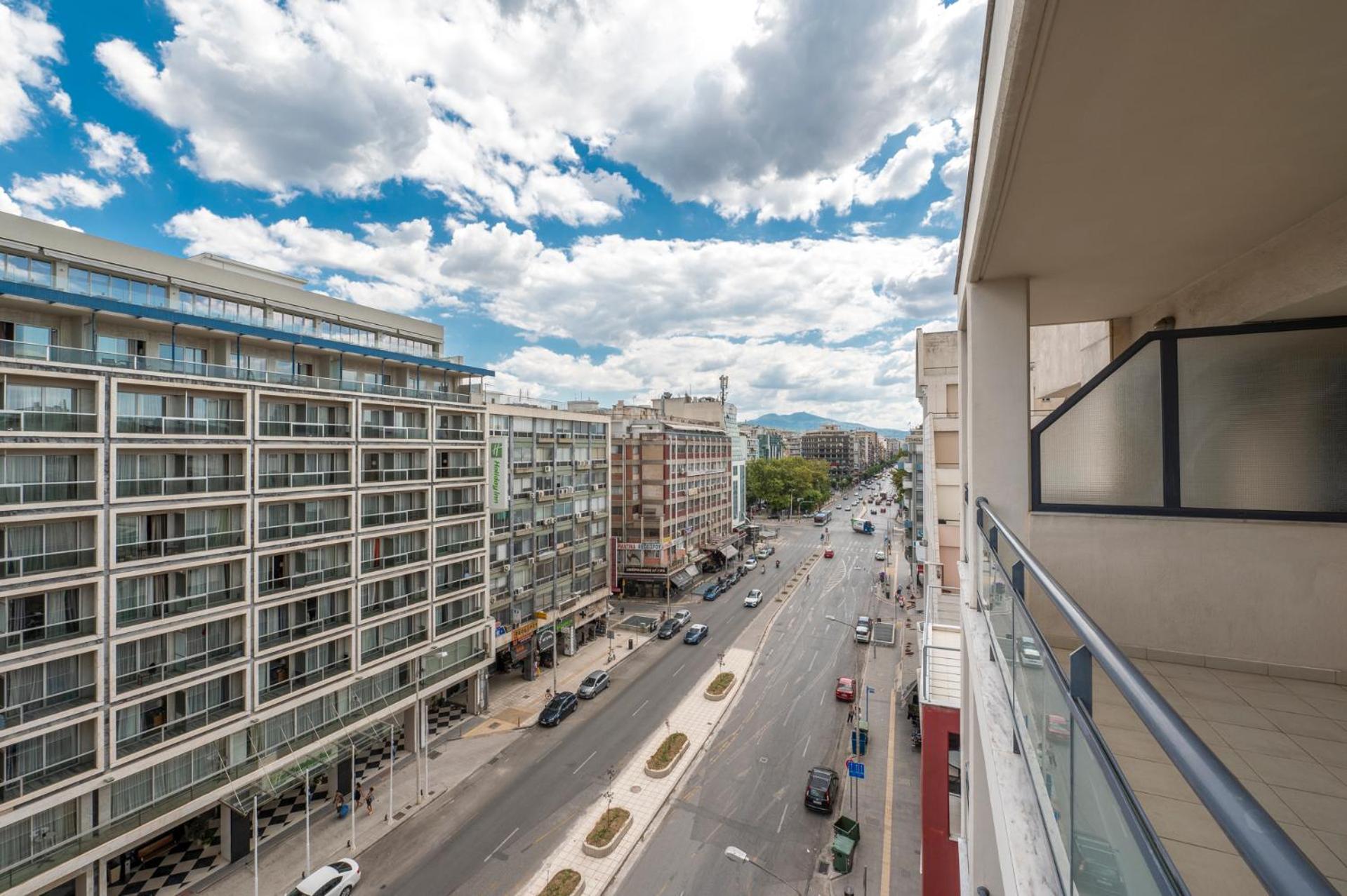 Kosmos Service Apartment City Center 5 view 3