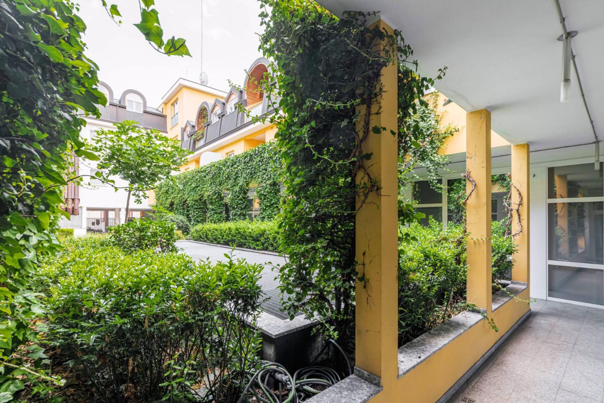 Easylife - Milano - Cola Montano 3 - Isola