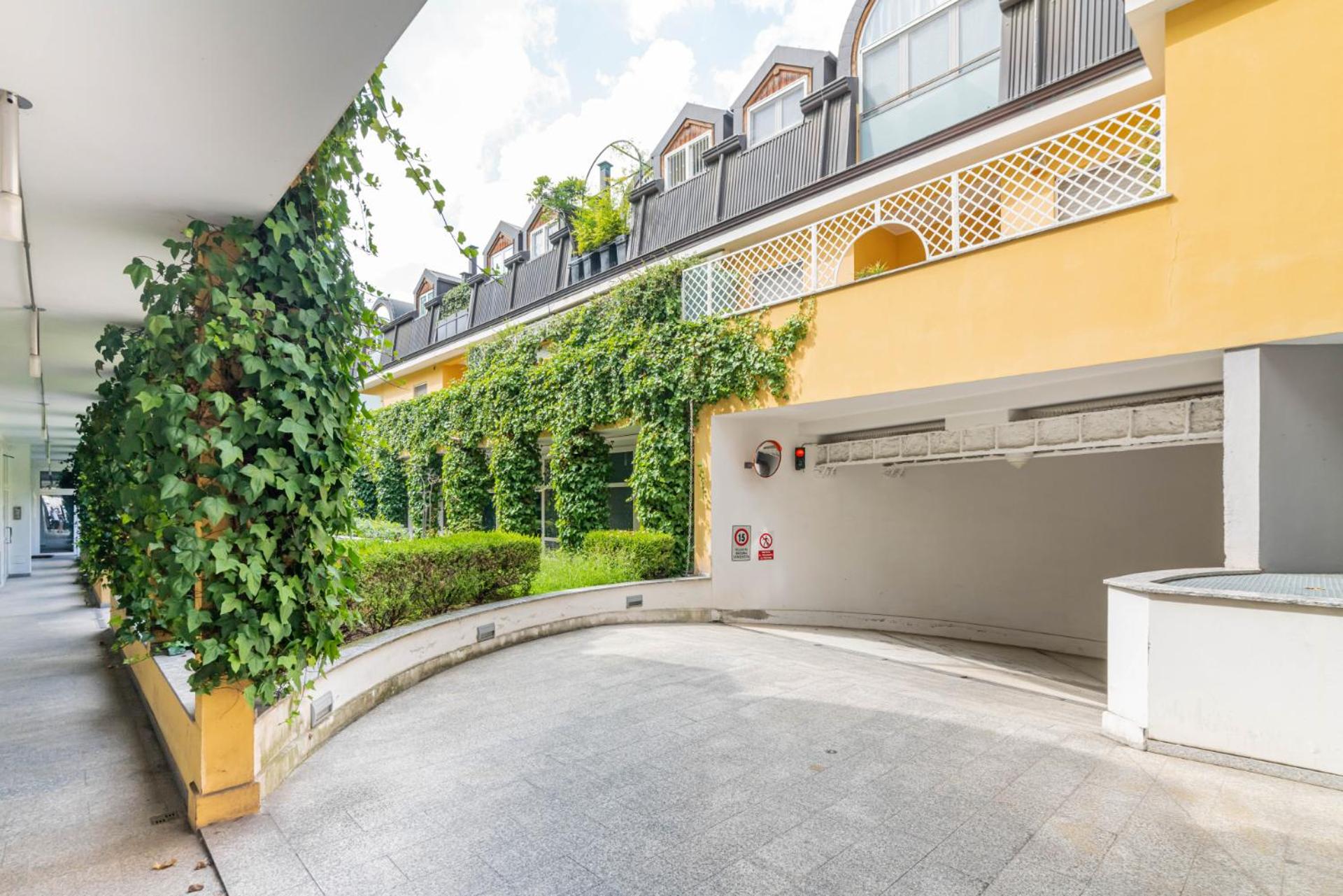 Easylife - Milano - Cola Montano 3 - Isola