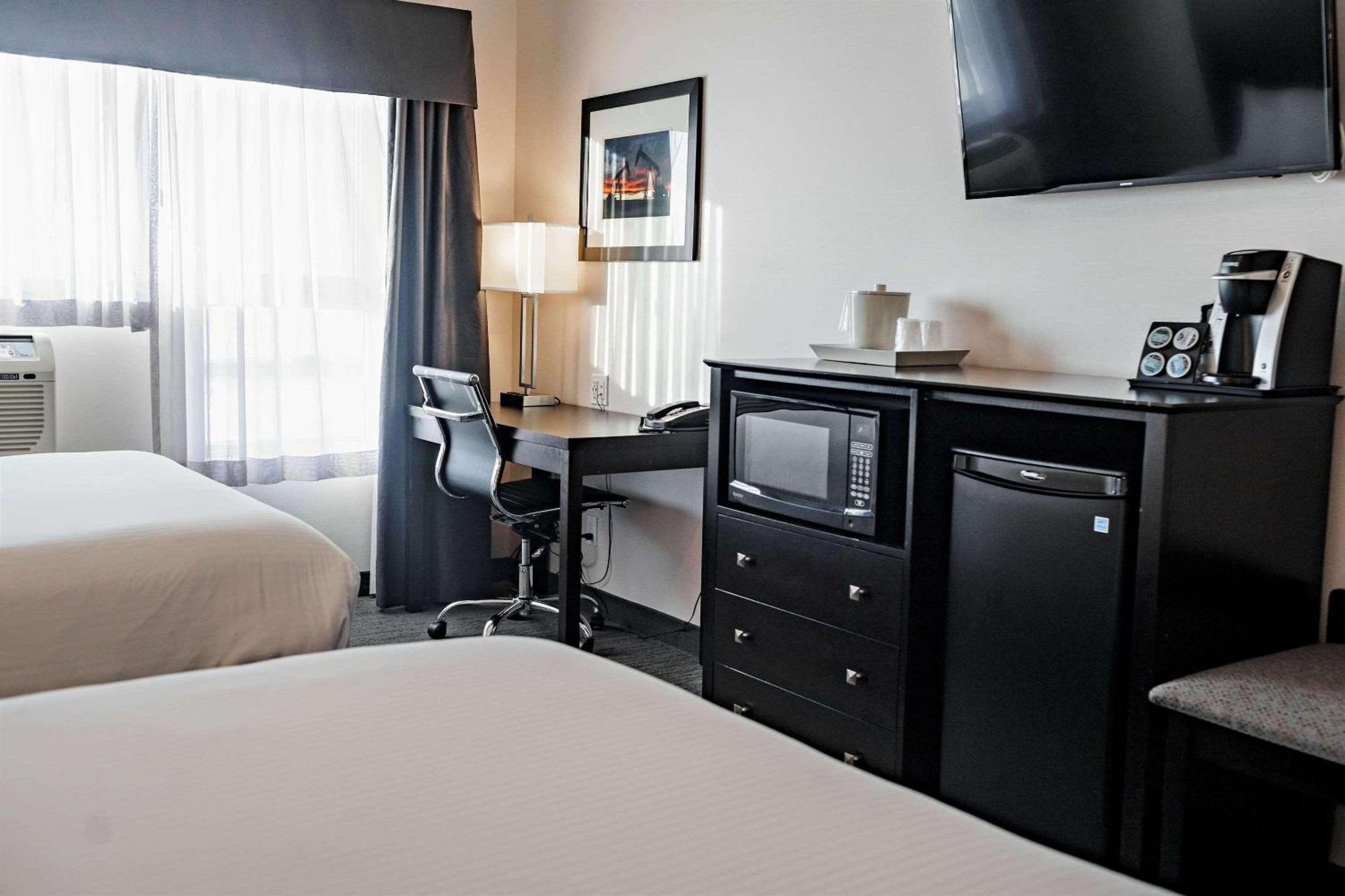 Leduc Vacations - Park Inn by Radisson Edmonton Airport - Property Image 12