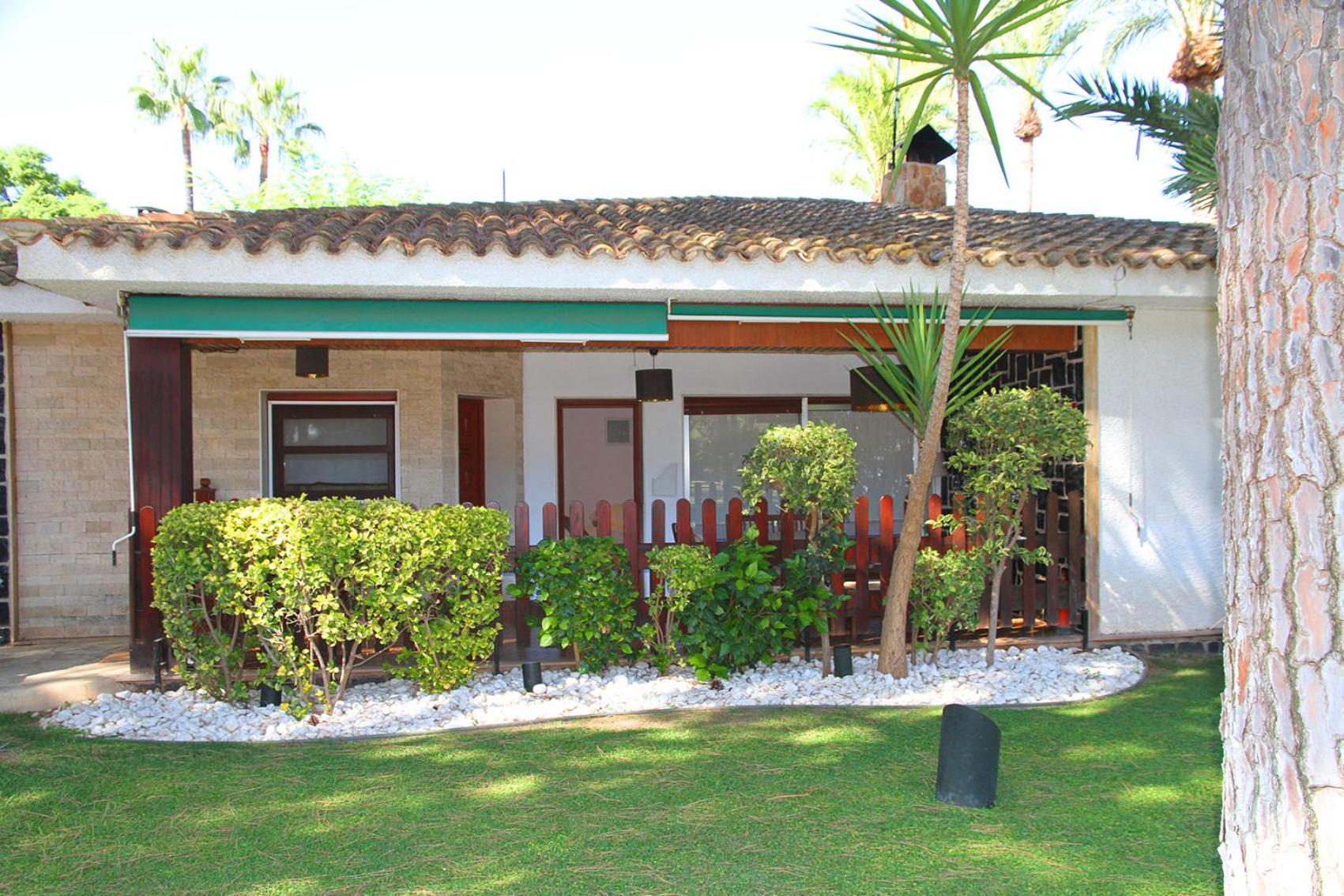 El Oasis Villa Resort
