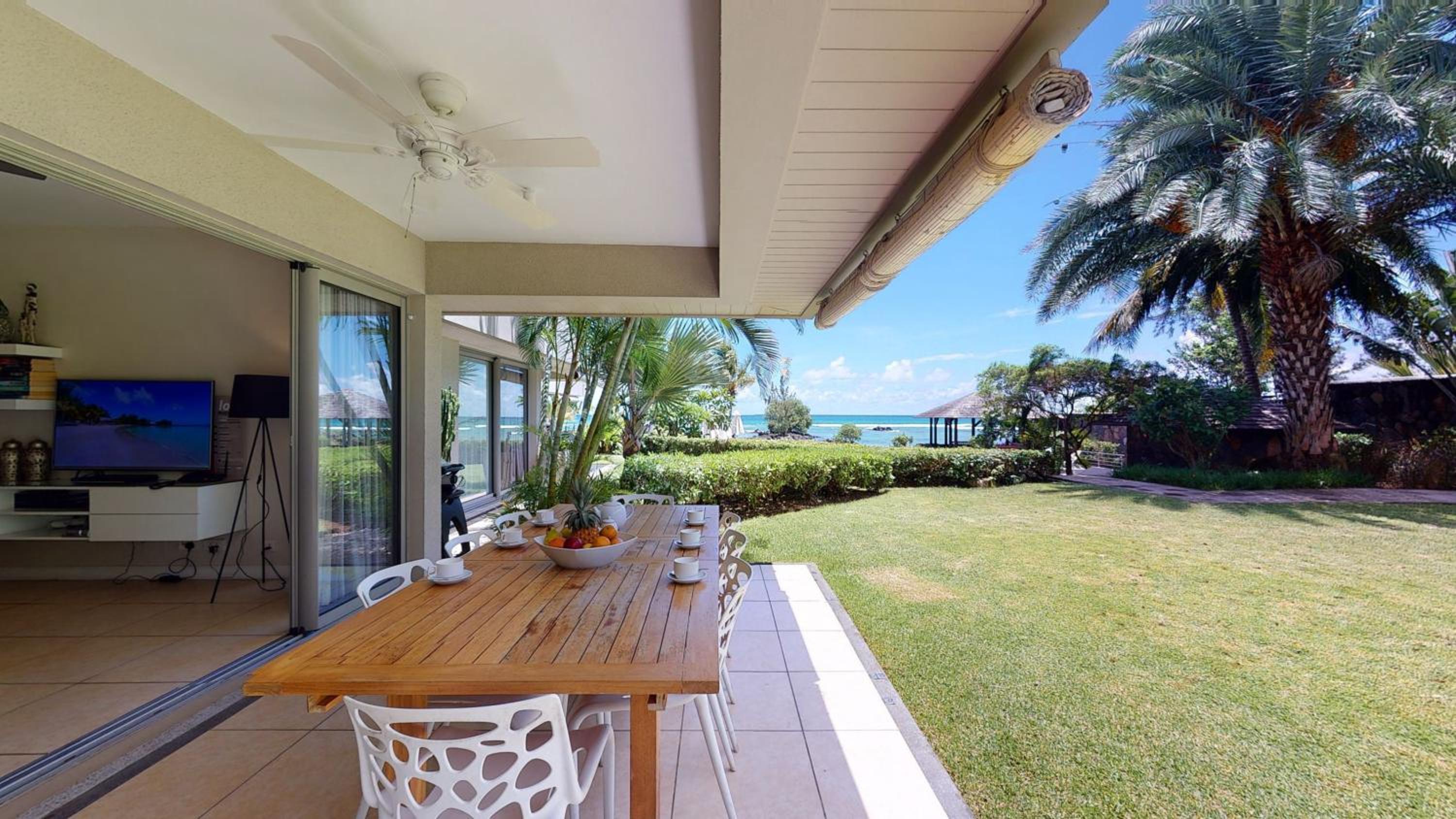 Bon Azur Beachfront Apartments & Penthouses by LOV Mauritius, Trou Aux Biches