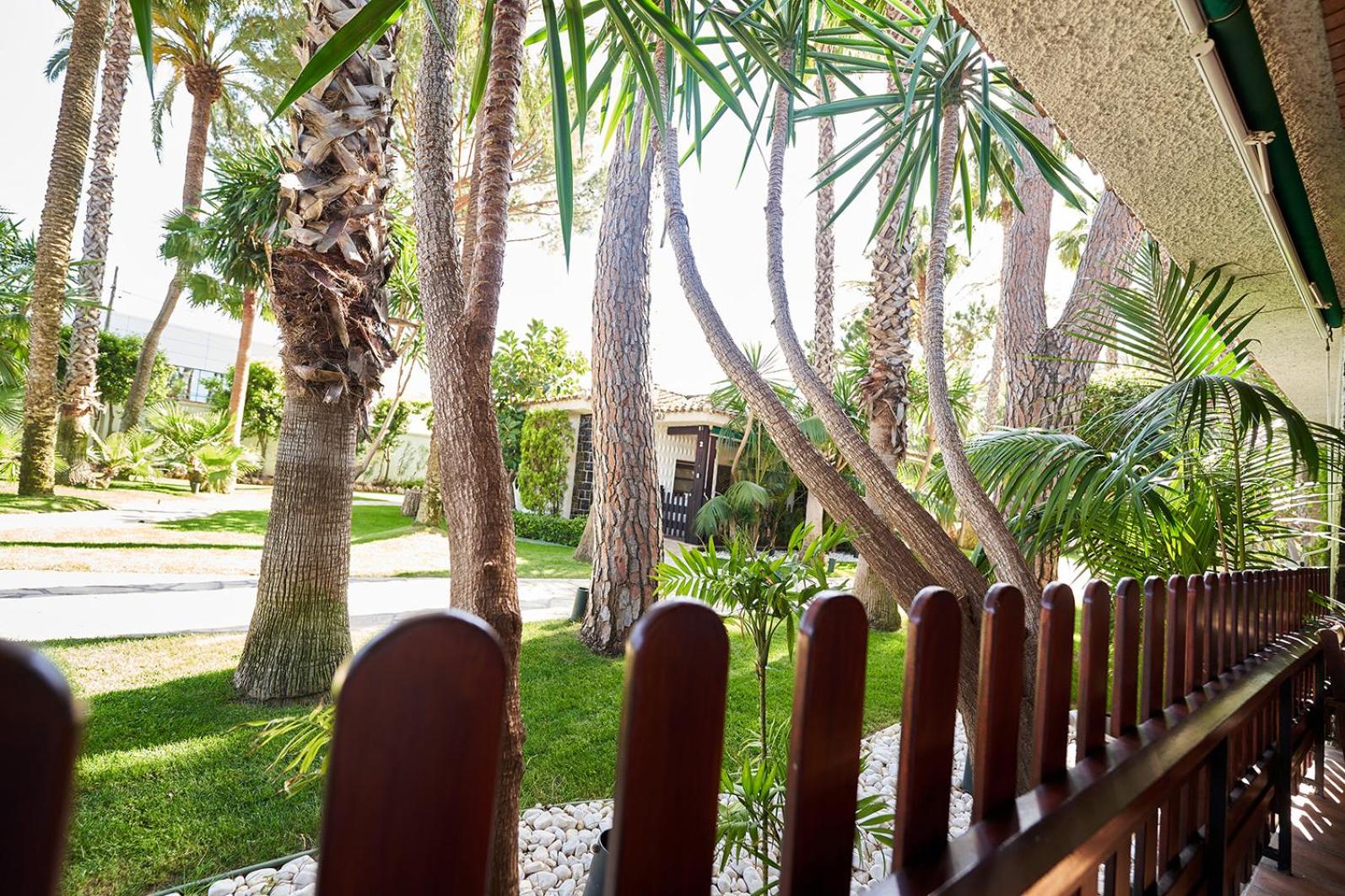 El Oasis Villa Resort
