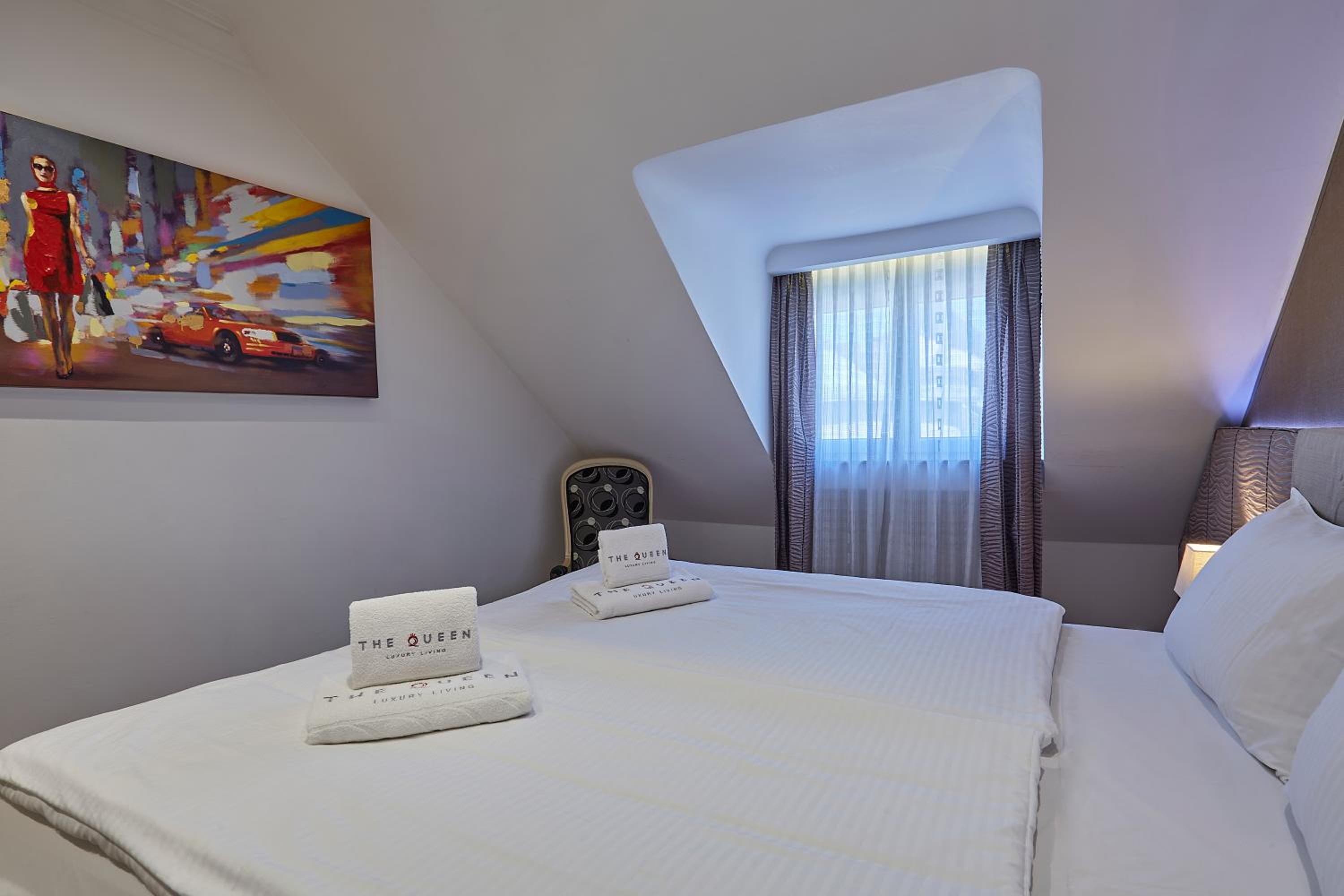 The Queen Luxury Apartments - Villa Cortina