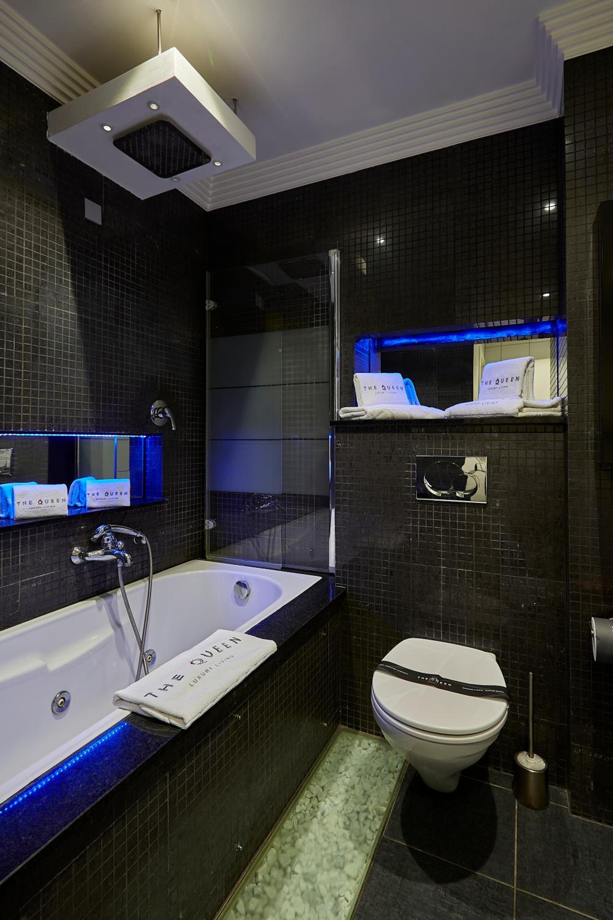 The Queen Luxury Apartments - Villa Cortina