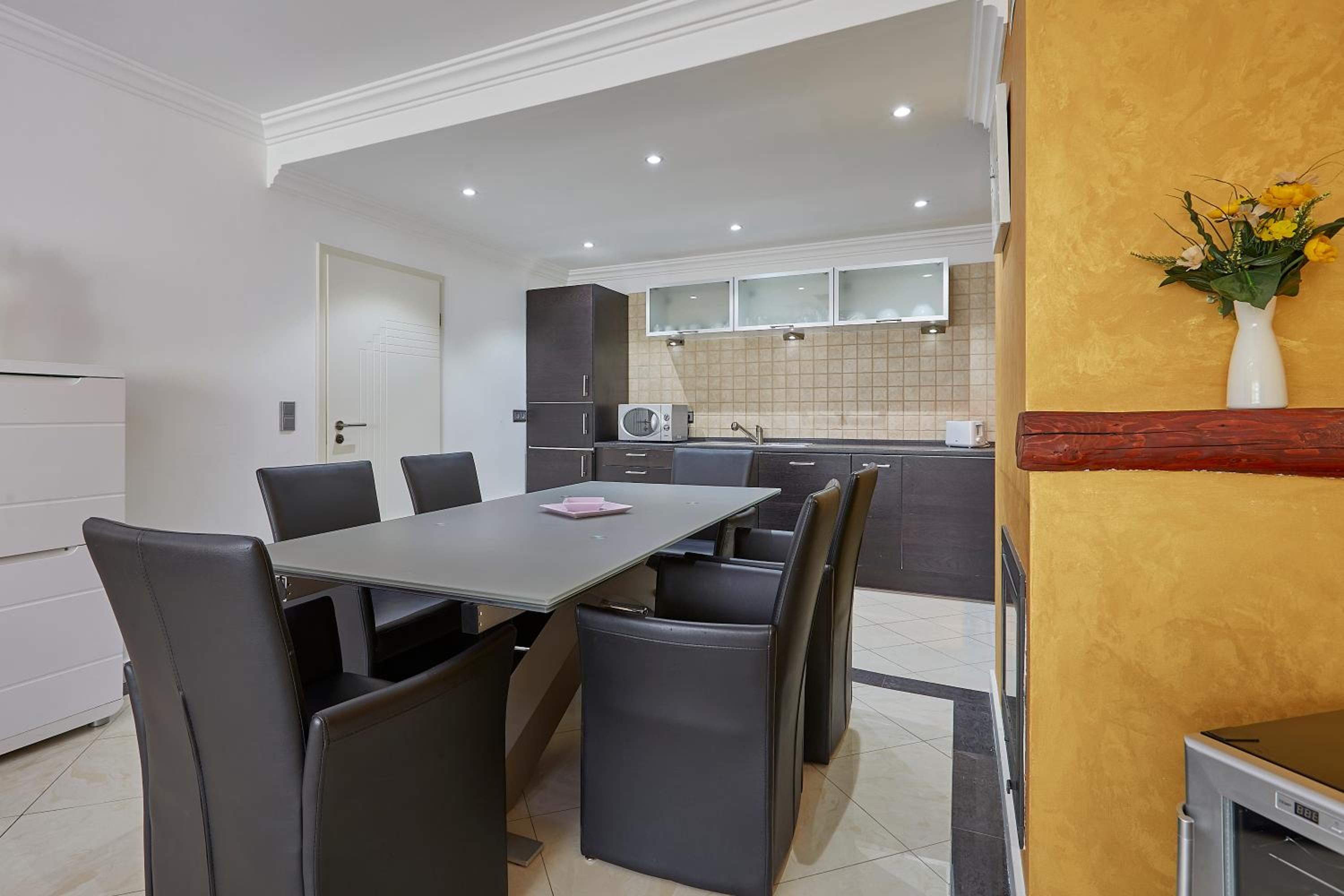 The Queen Luxury Apartments - Villa Cortina