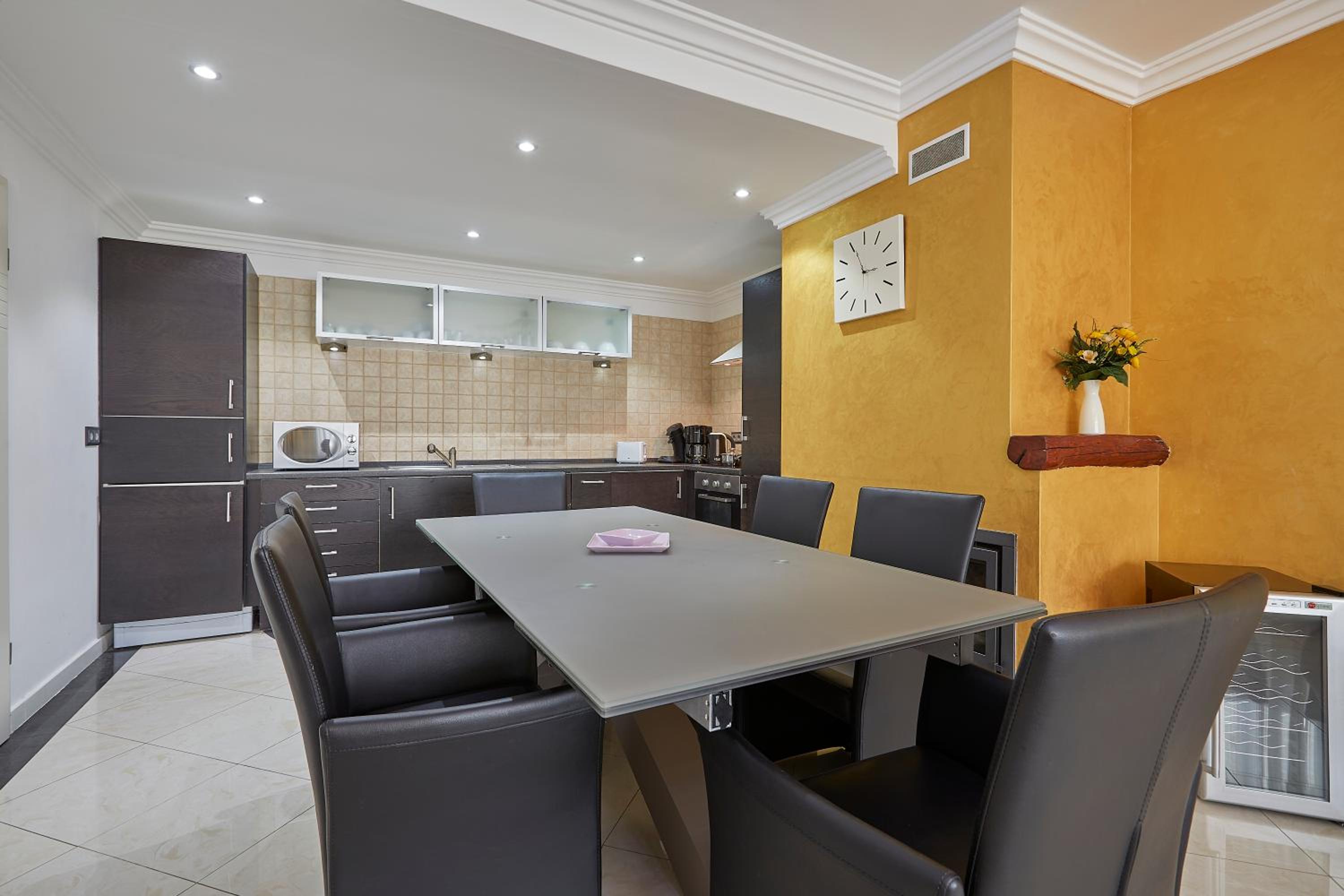 The Queen Luxury Apartments - Villa Cortina