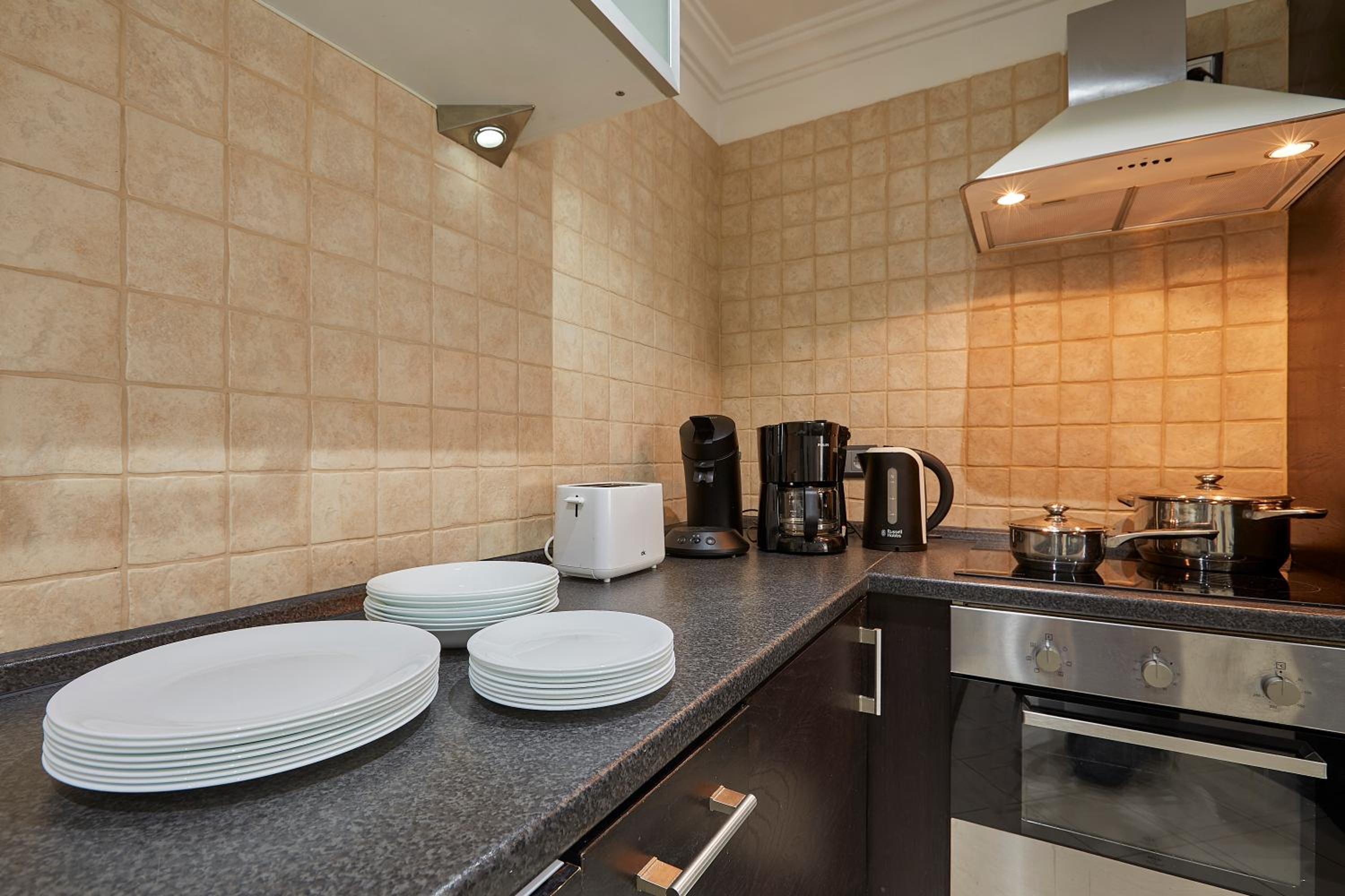 The Queen Luxury Apartments - Villa Cortina